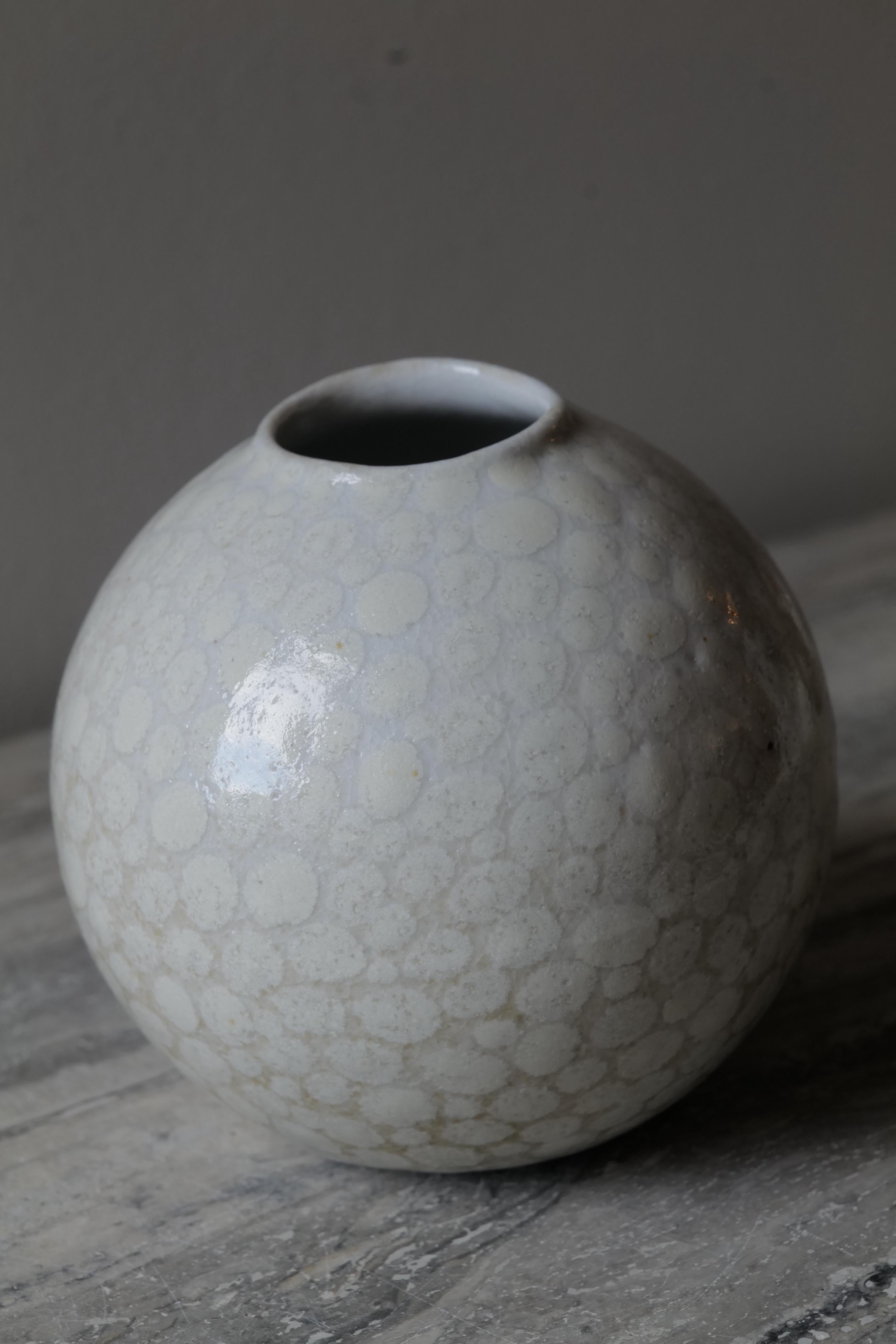 XXI secolo e contemporaneo Vaso a globo medio Dot Dot Dot Dot Dot Dot Dot Dot in vendita