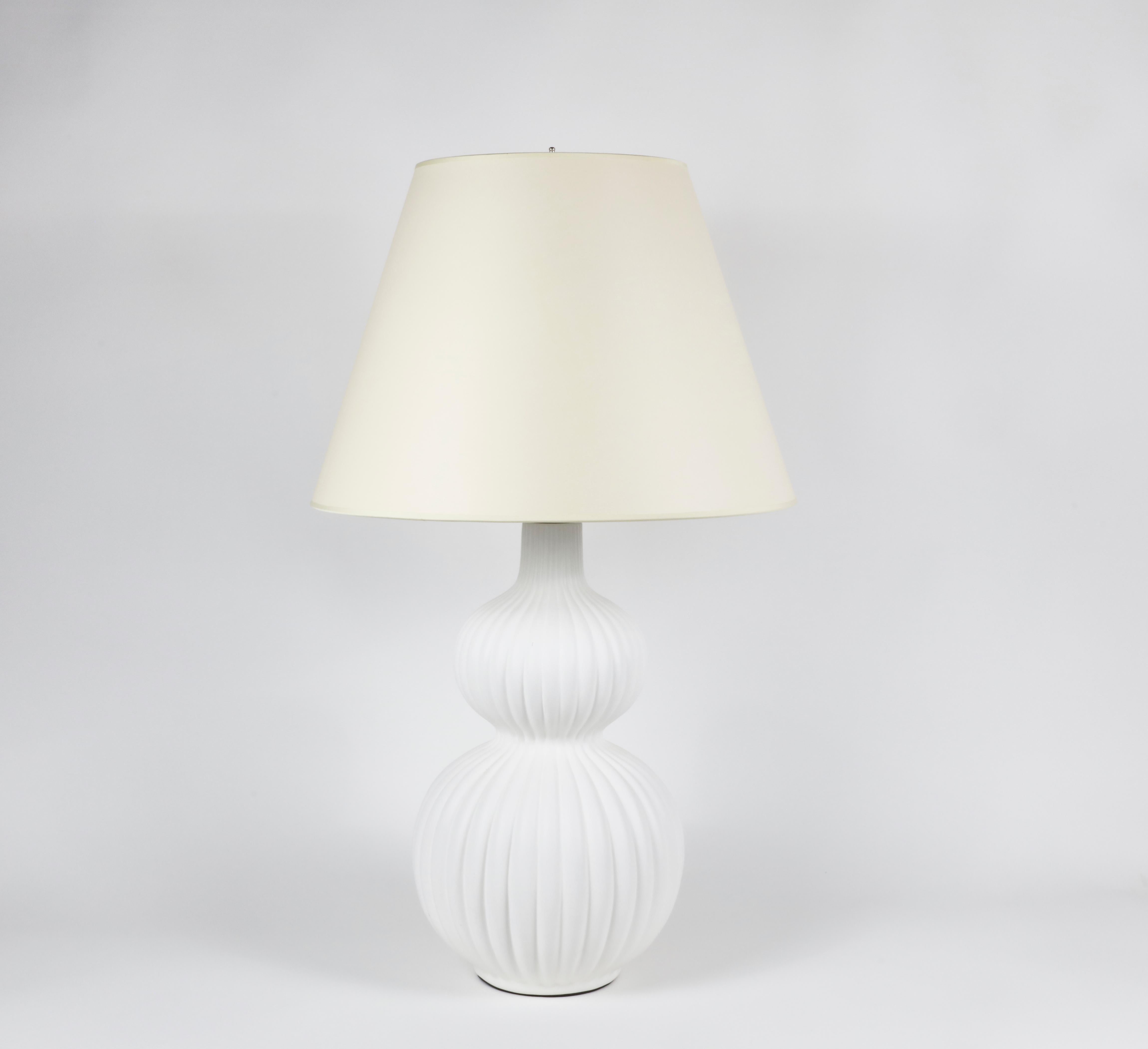white round table lamp