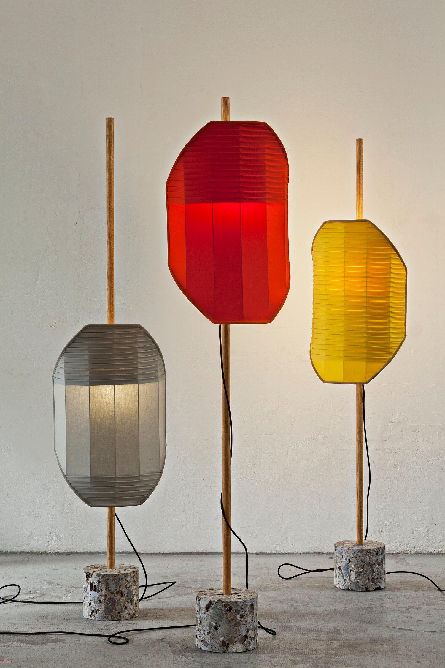 White Double Pleating Flag Floor Lamp by Servomuto In New Condition For Sale In Geneve, CH