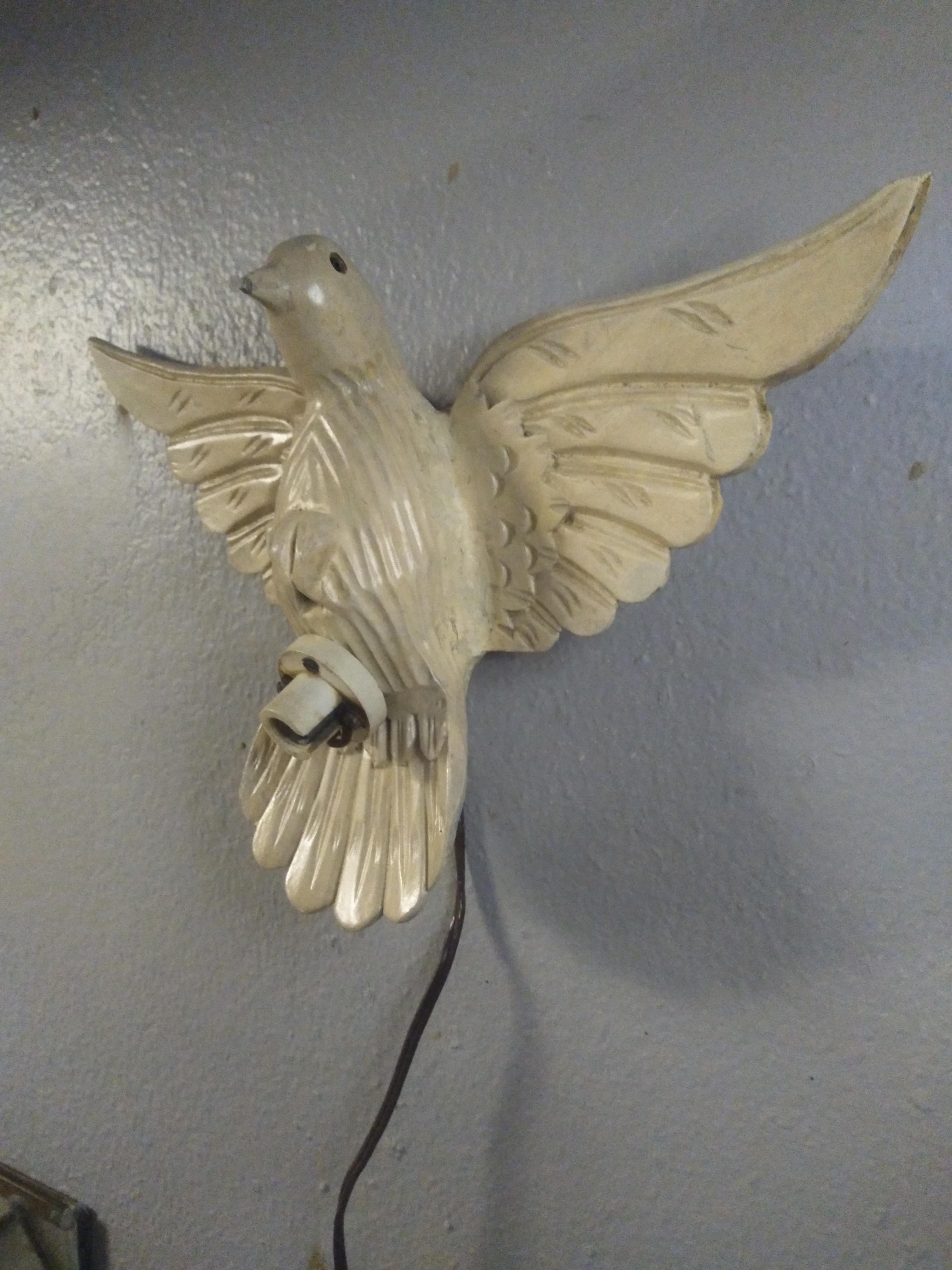 Américain Lampe murale en bois sculpté colombe blanche en vente