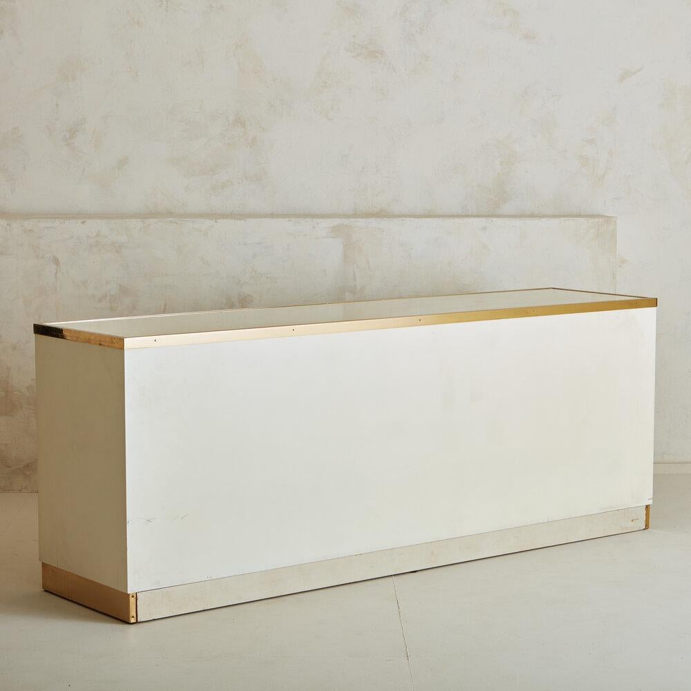 White Dresser With Brass Details by Luciano Frigerio for Frigerio DI Desio In Good Condition In Chicago, IL