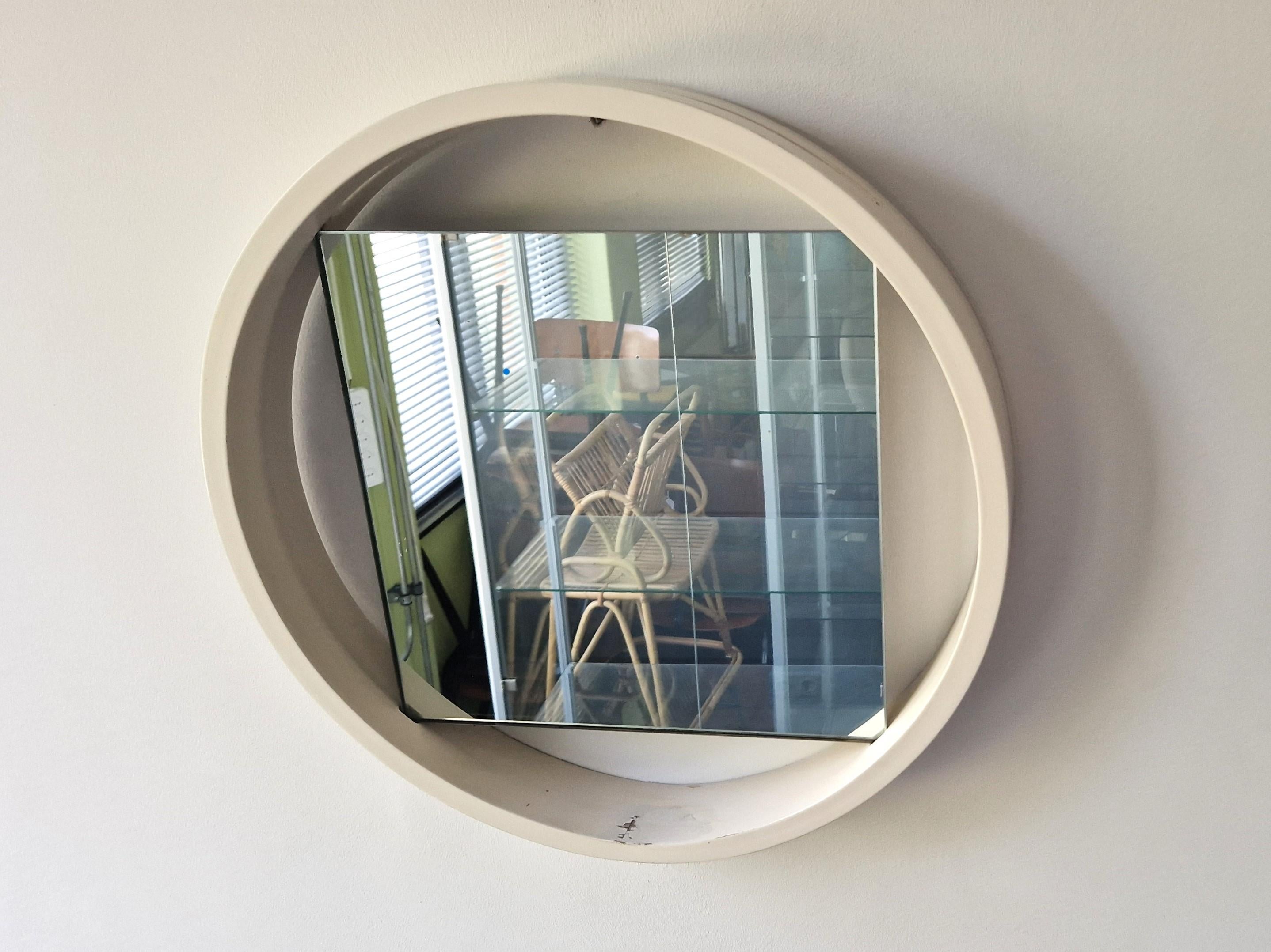 Mirror White ‘DZ84’ mirror by Benno Premsela for ‘t Spectrum, The Netherlands 1950's For Sale