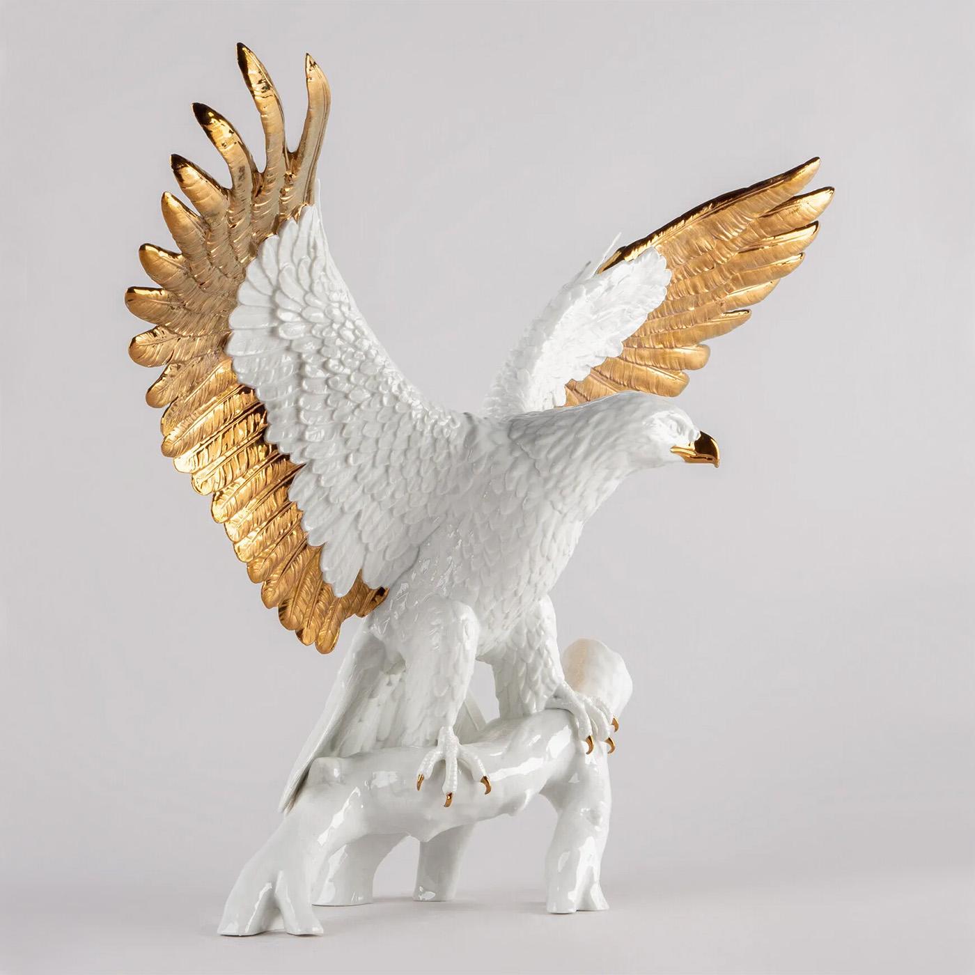 Skulptur eines weißen Adlers (Portugiesisch) im Angebot