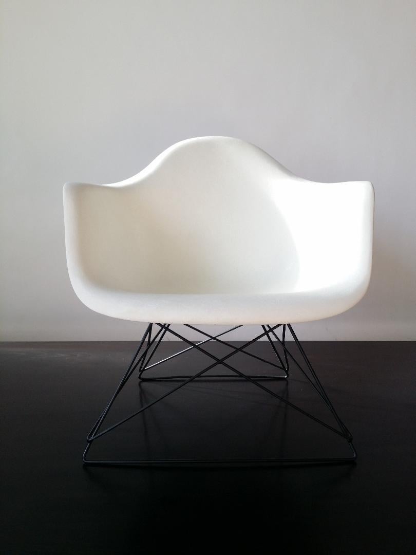White Eames LAR Cats Cradle Chair (20. Jahrhundert)