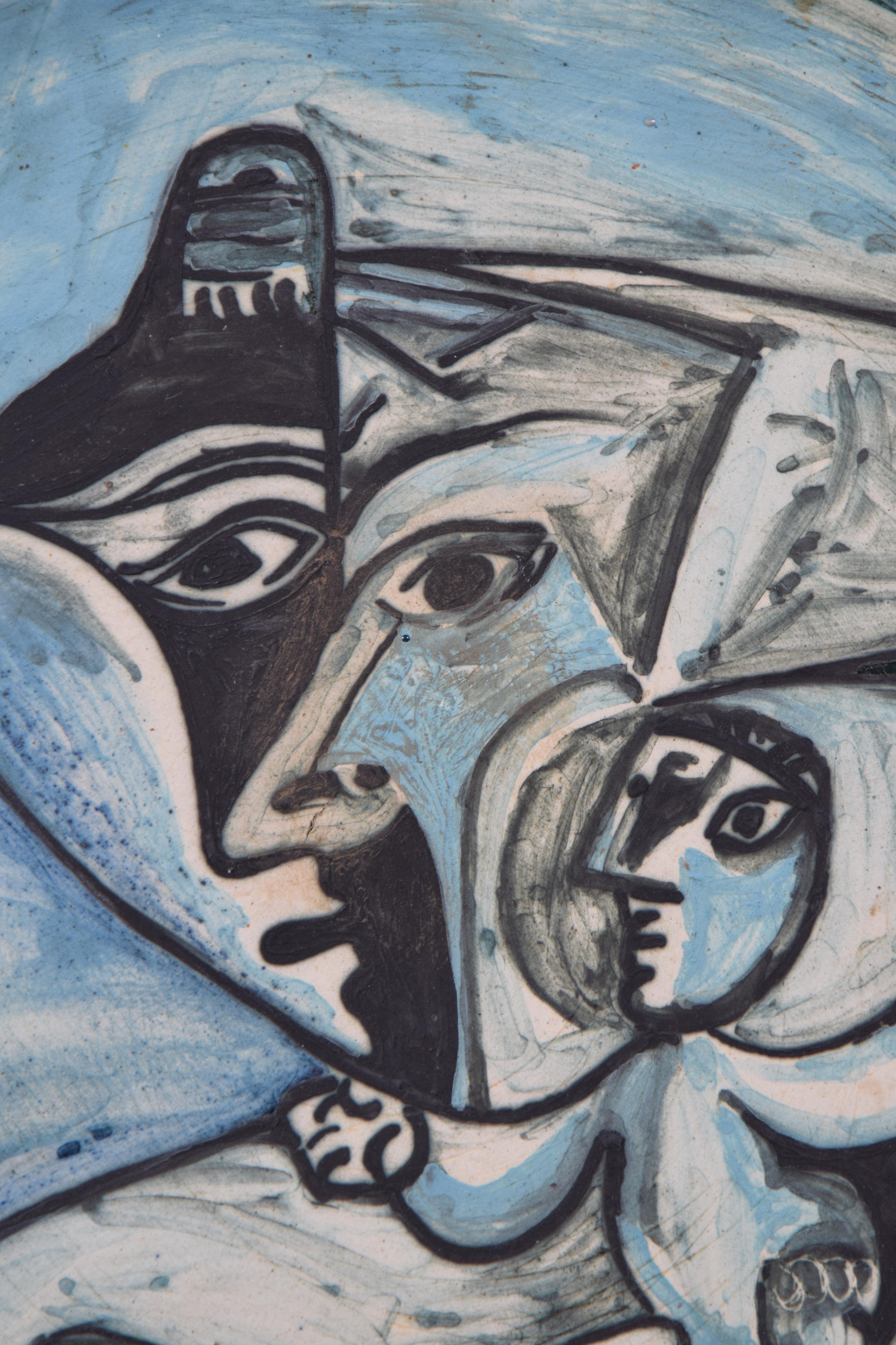 White Earthenware Charger Signed Picasso In Good Condition For Sale In Providence, RI