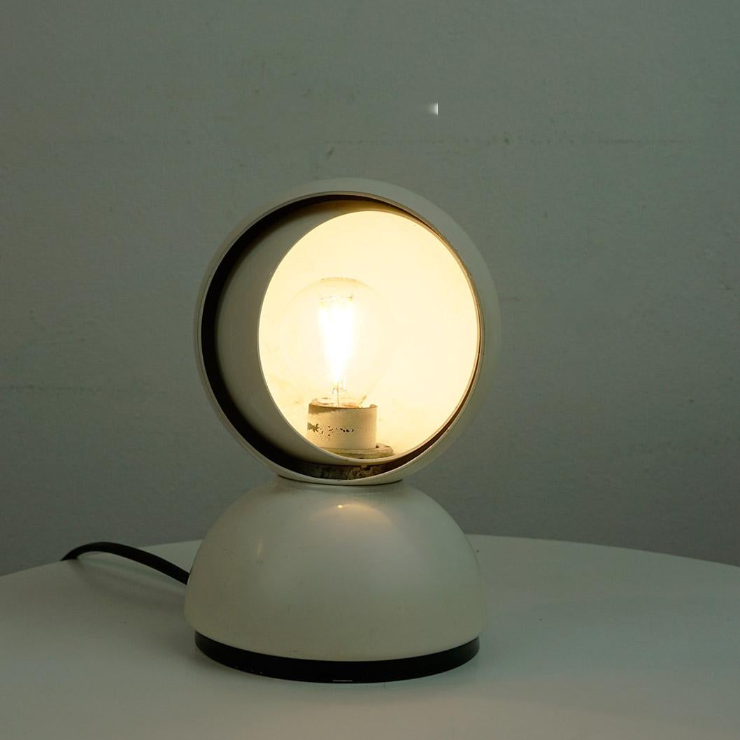 Lampada da tavolo White Eclisse di Vico Magistretti per Artemide Italia in vendita 4