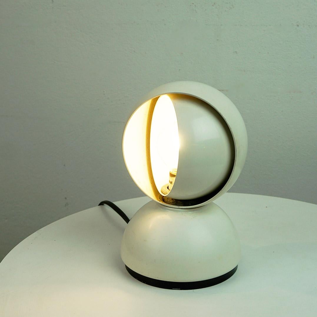 Lampada da tavolo White Eclisse di Vico Magistretti per Artemide Italia in vendita 5