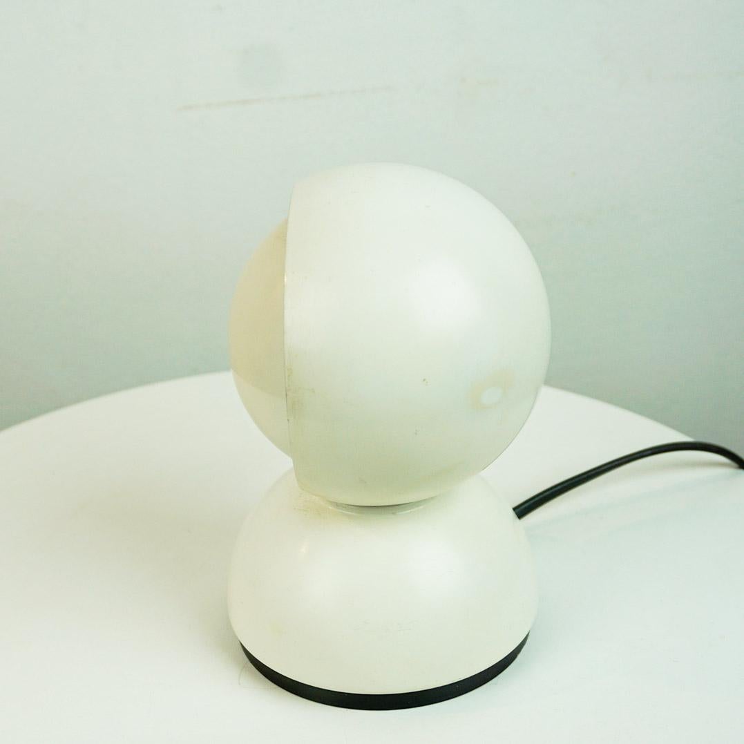Lampada da tavolo White Eclisse di Vico Magistretti per Artemide Italia In condizioni buone in vendita a Vienna, AT