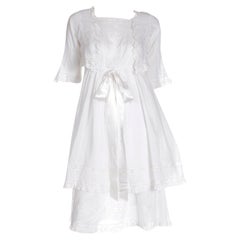 Robe de jardin édouardienne blanche vintage à volants avec ruban en dentelle et satin