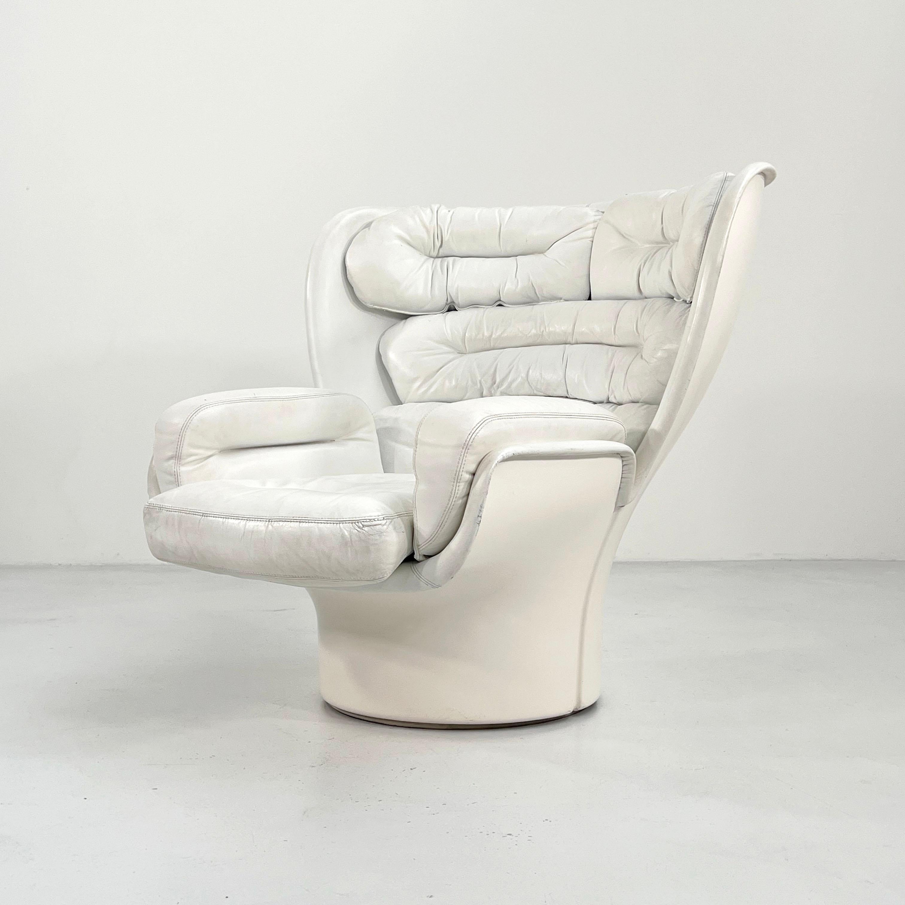 Designer - Joe Colombo
Producer - Comfort
Model - Elda Lounge Chair
Design Period - Sixties
Measurements - Width 100 cm x Depth 92 cm x Height 97 cm x Seat Height 39 cm
Materials - Fiberglass, Leather
Color - White
Light wear consistent with age and