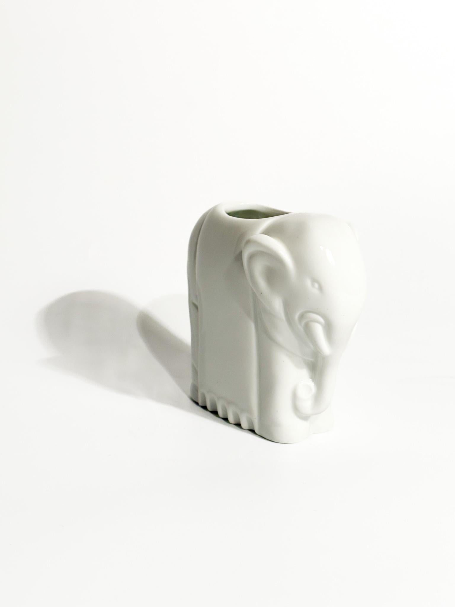 Italian White Elephant Vase Re-edition by Gio Ponti for Richard Ginori 1980s For Sale