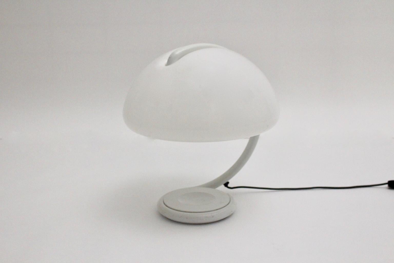 White Elio Martinelli Vintage Table Lamp Mod. 599 Serpente Designed 1965, Italy For Sale 9
