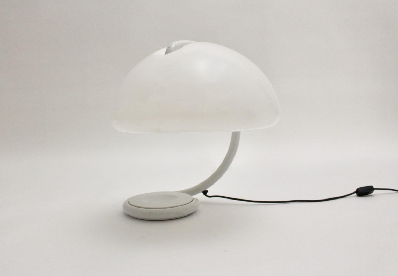 Plastic White Elio Martinelli Vintage Table Lamp Mod. 599 Serpente Designed 1965, Italy For Sale