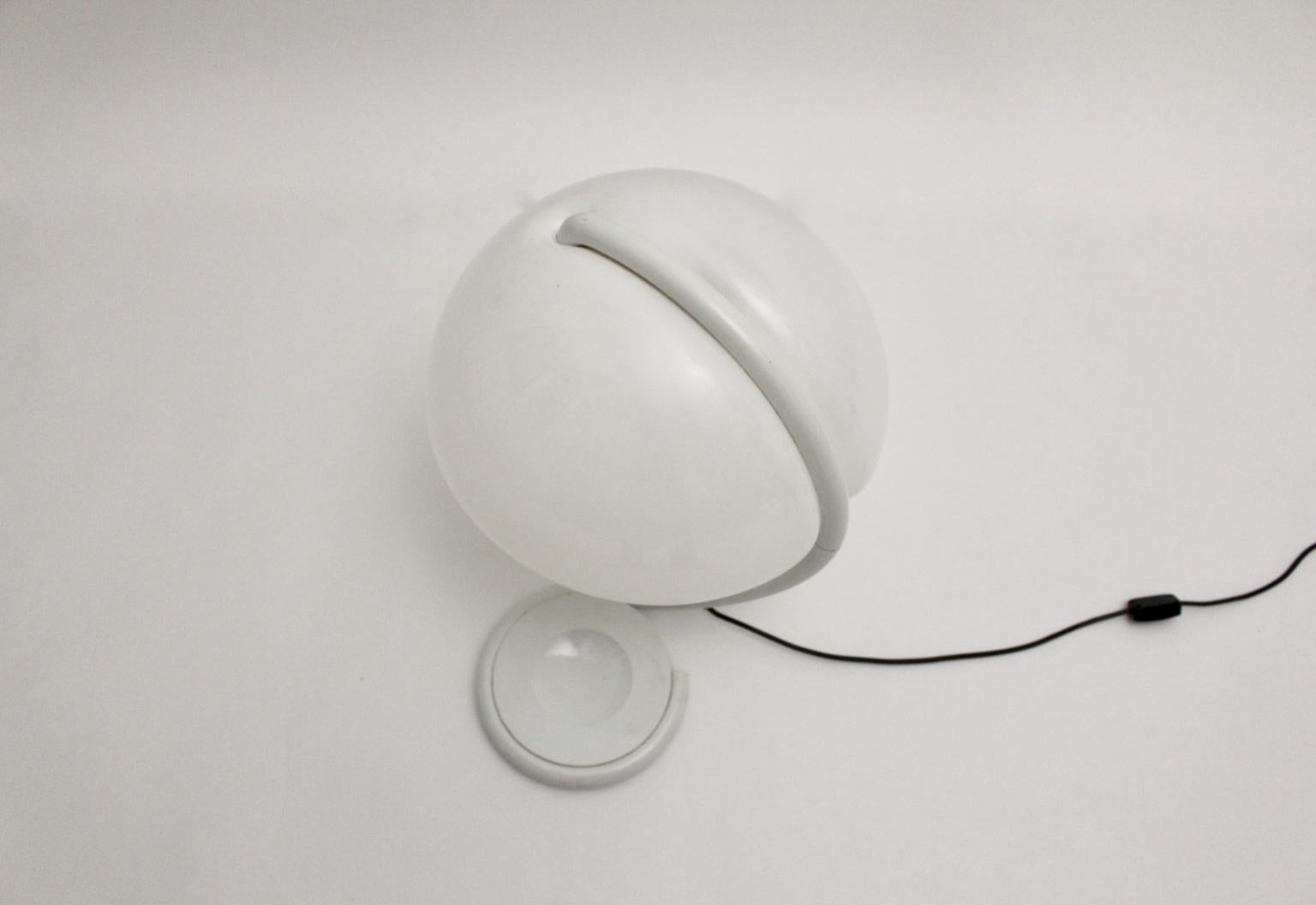 White Elio Martinelli Vintage Table Lamp Mod. 599 Serpente Designed 1965, Italy For Sale 2