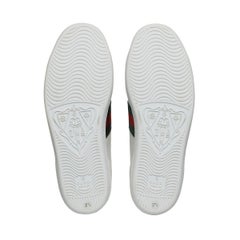 Weiße Sneaker mit gesticktem Ass