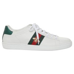 Weiße Sneaker mit gesticktem Ass