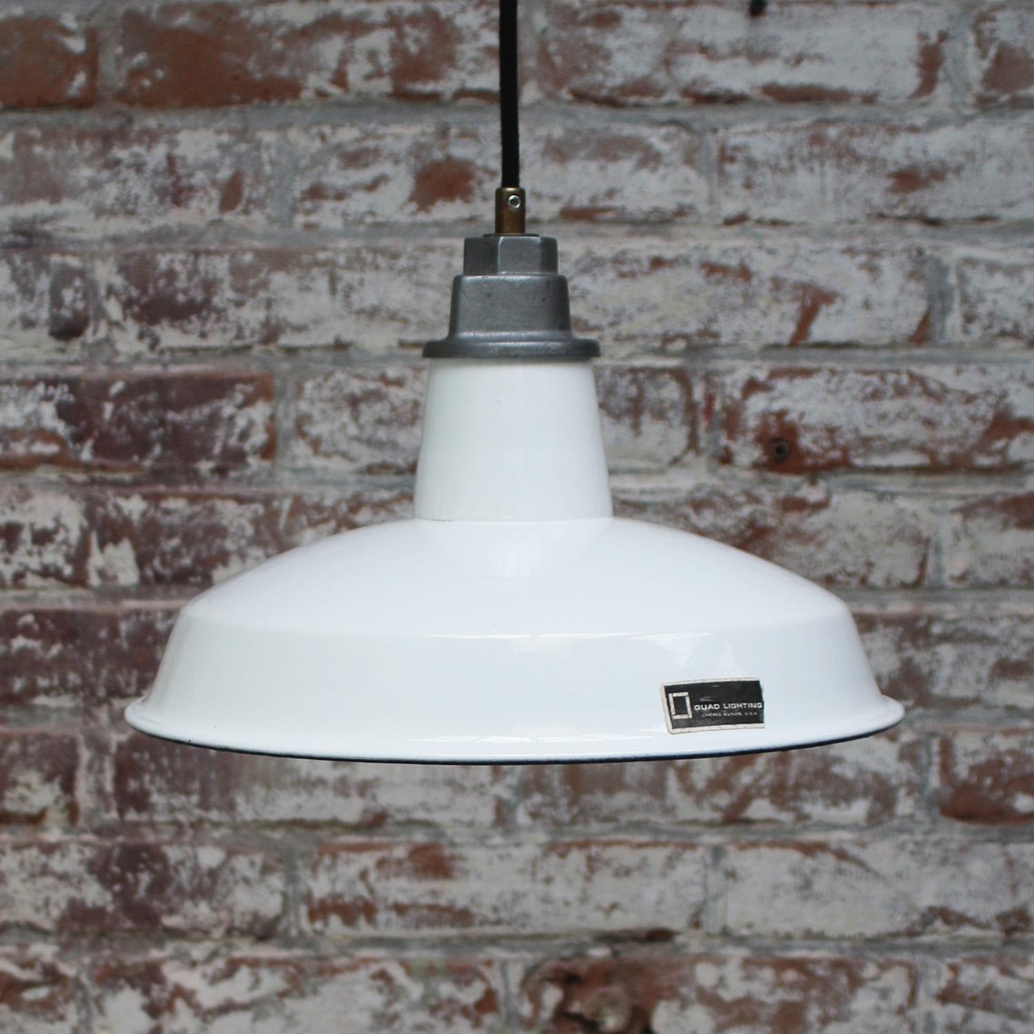 White Enamel American Vintage Industrial Pendant Lights For Sale 1