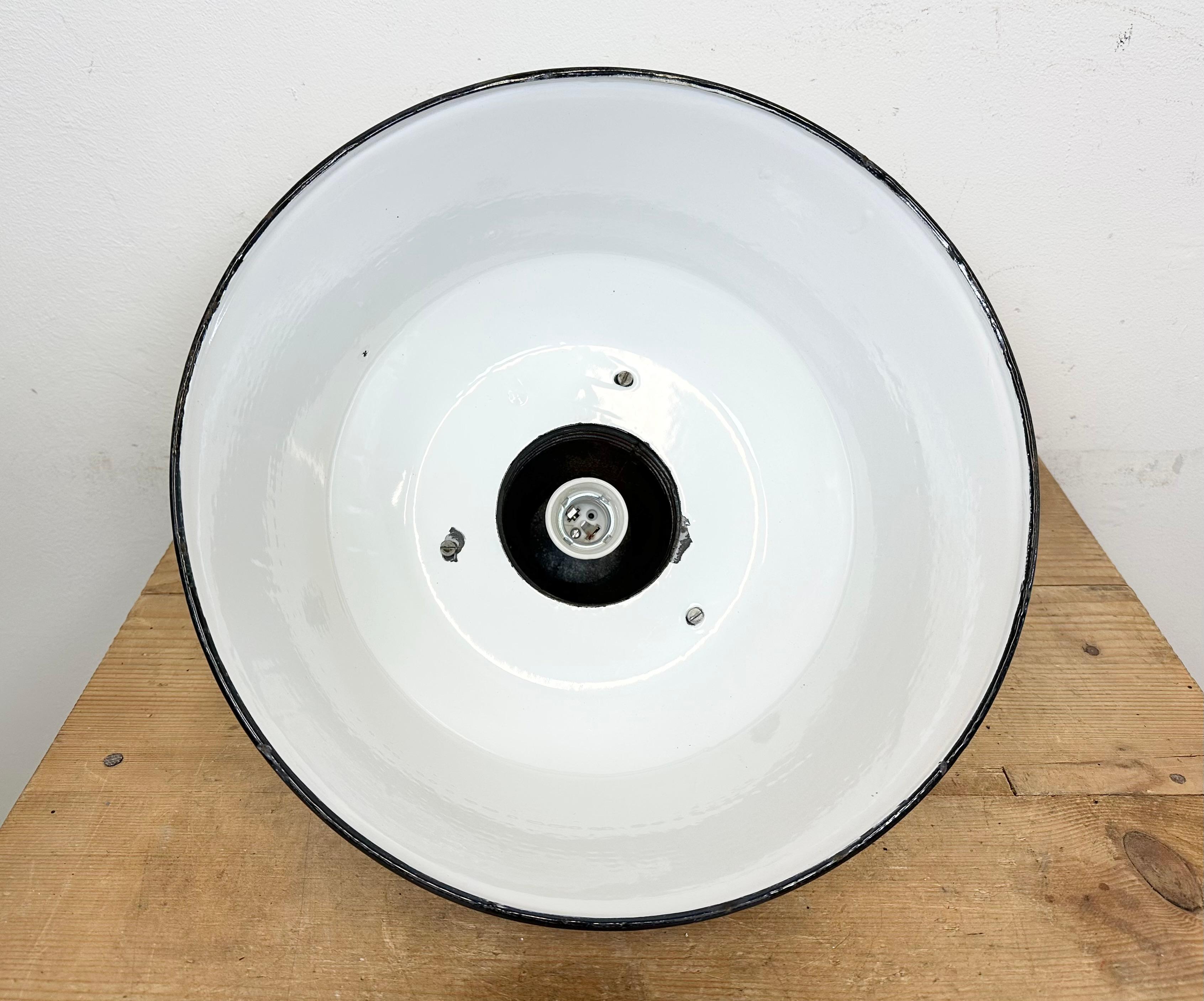 White Enamel and Cast Iron Industrial Pendant Light , 1960s For Sale 11