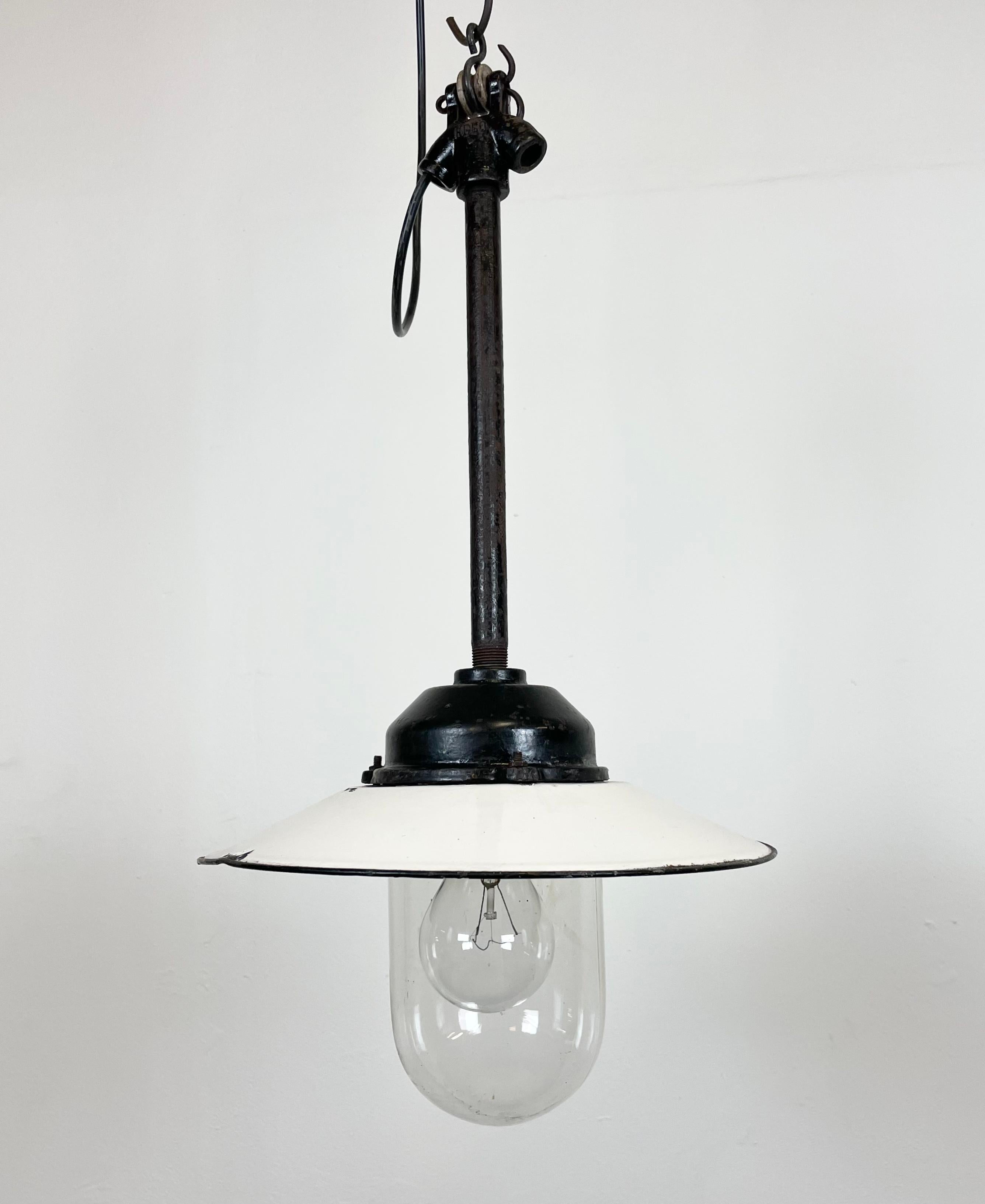 White Enamel and Cast Iron Industrial Pendant Light from Helo Leuchten, 1950s For Sale 4