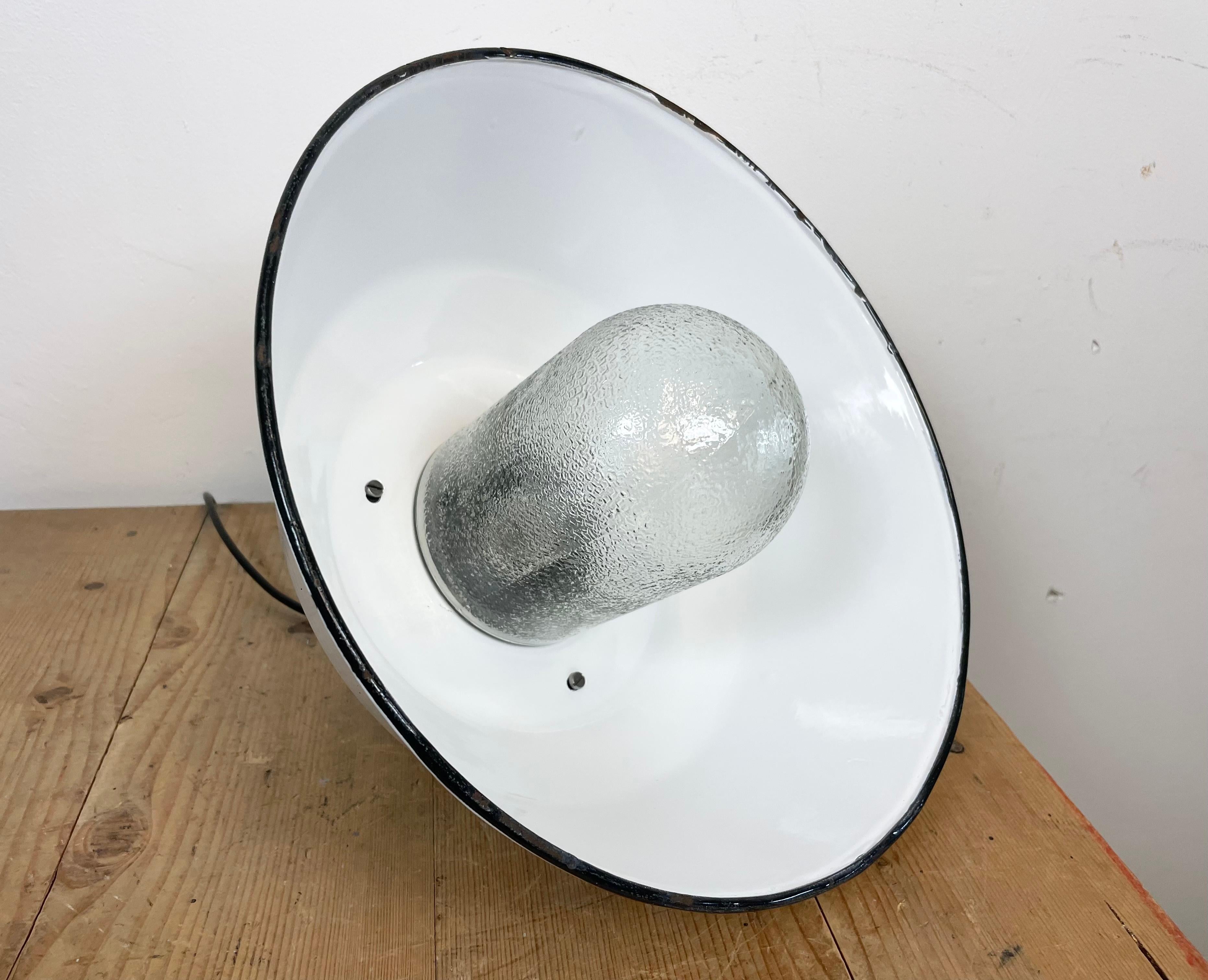 White Enamel and Cast Iron Industrial Pendant Light with Glass Cover, 1960s For Sale 7