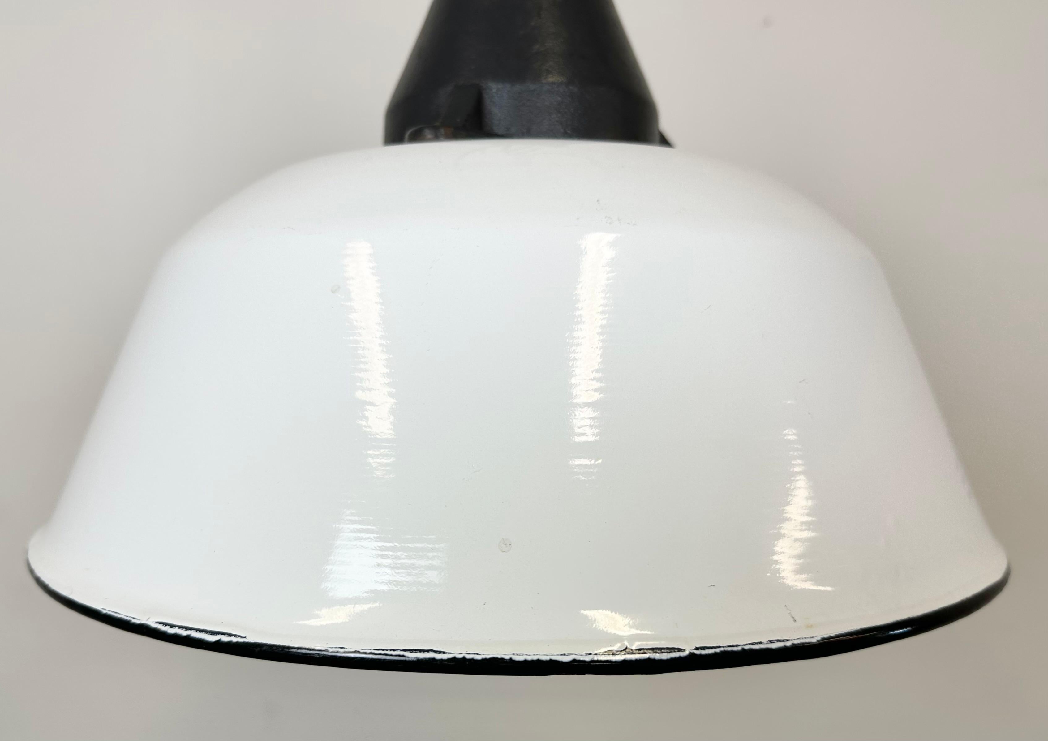 White Enamel and Cast Iron Industrial Pendant Light with Glass Cover, 1960s For Sale 1