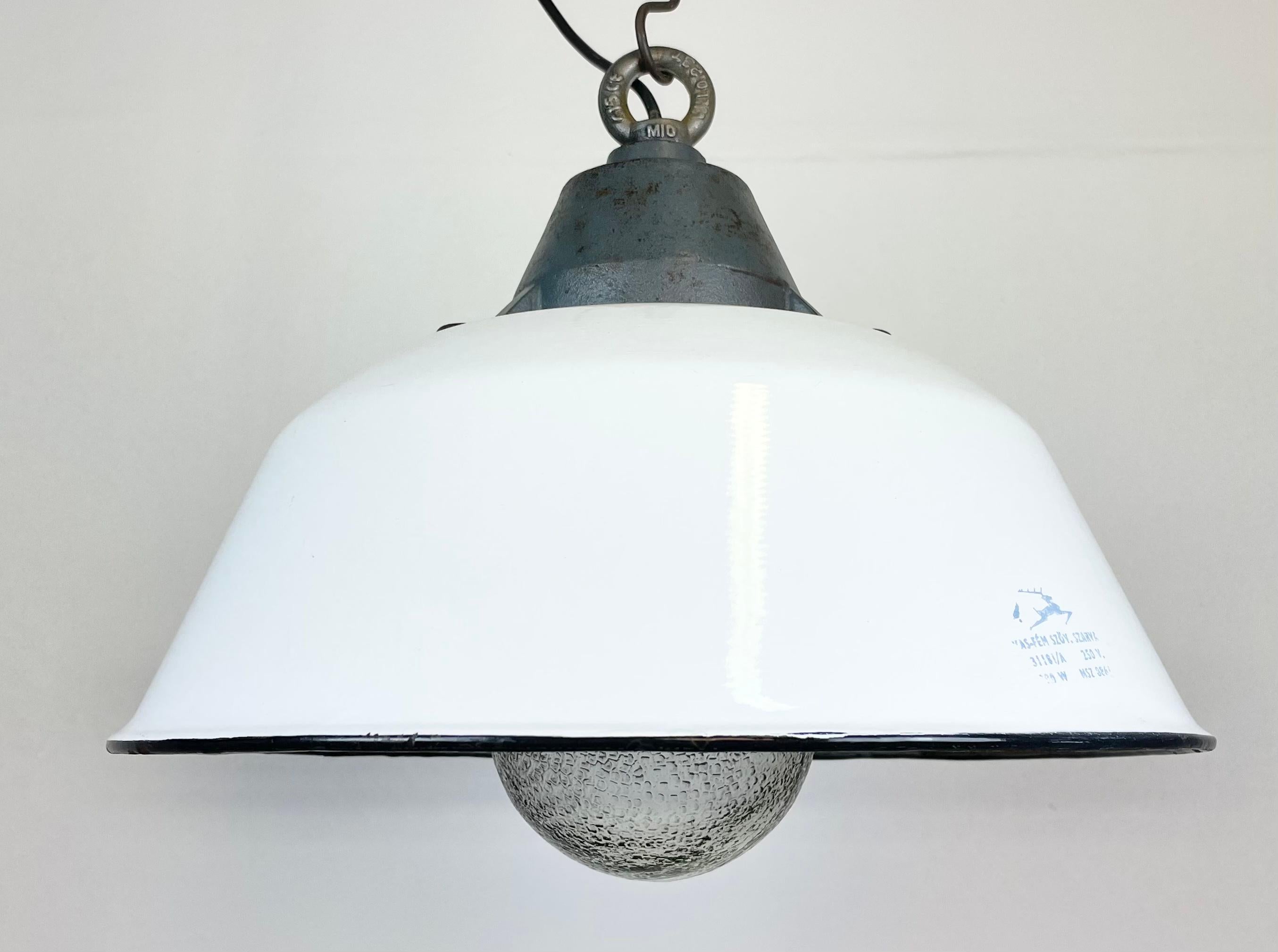 White Enamel and Cast Iron Industrial Pendant Light with Glass Cover, 1960s For Sale 3