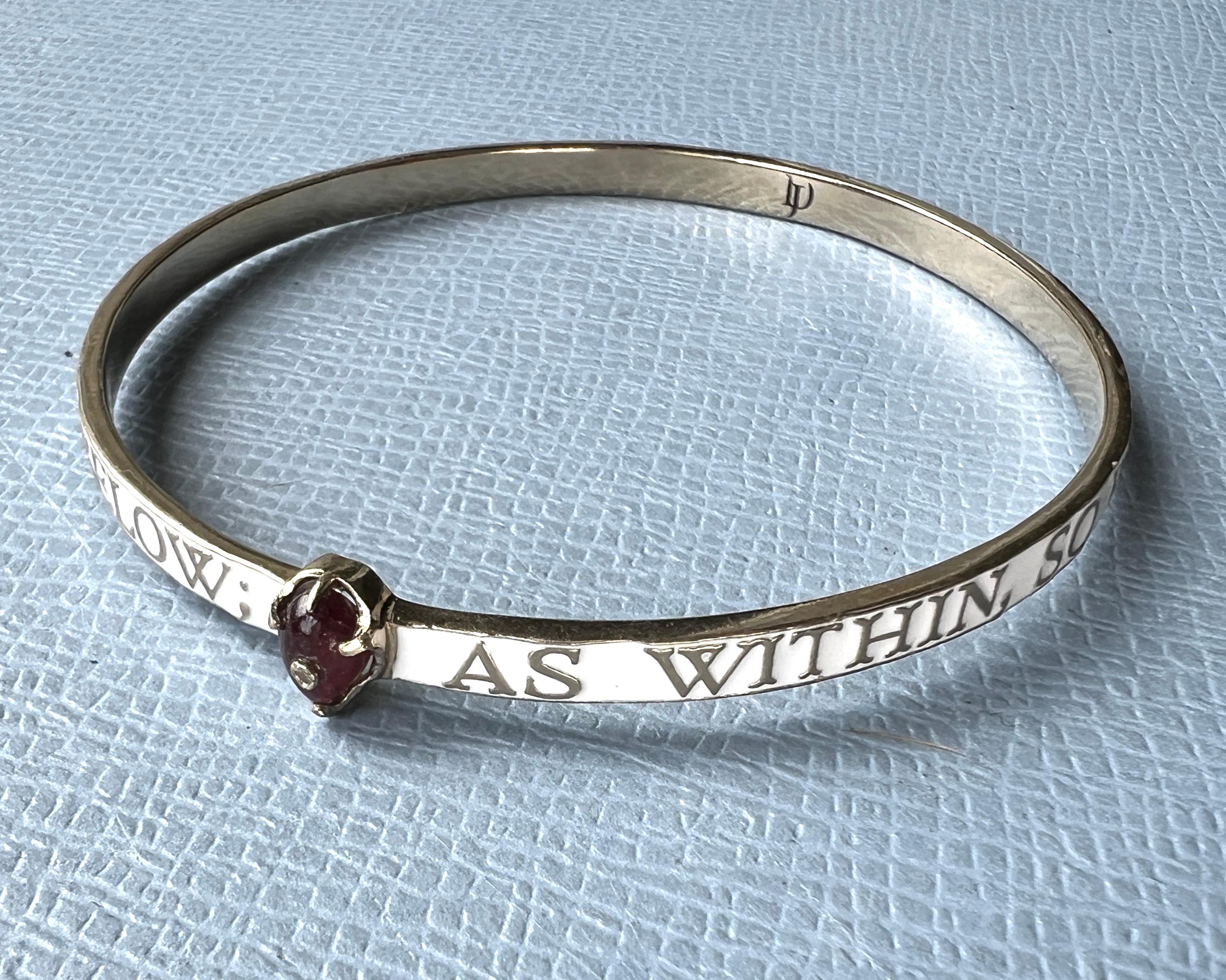 White Enamel Bangle Bracelet Diamond Garnet Heart en venta 3