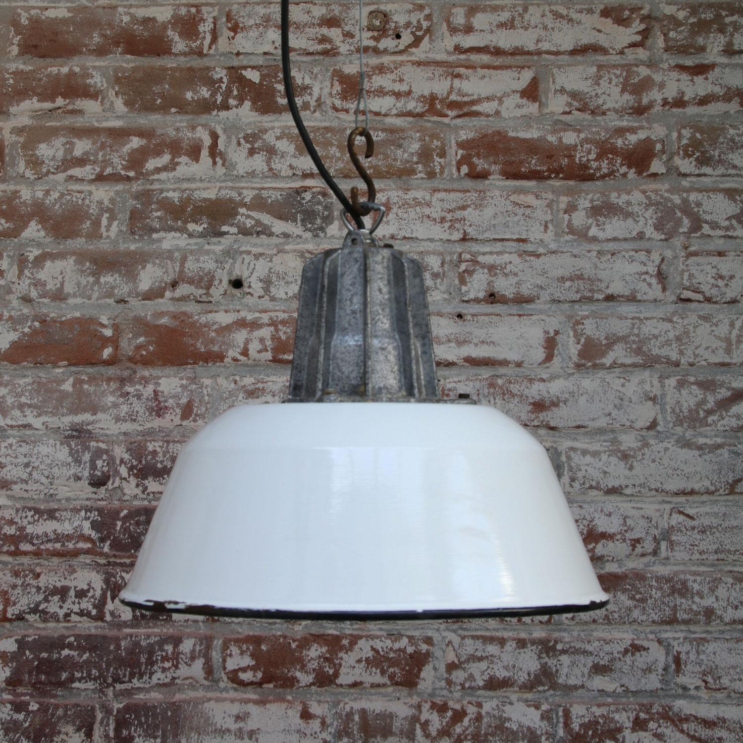 White Enamel Cast Aluminum Vintage Industrial Hanging Lamps (6x) 1