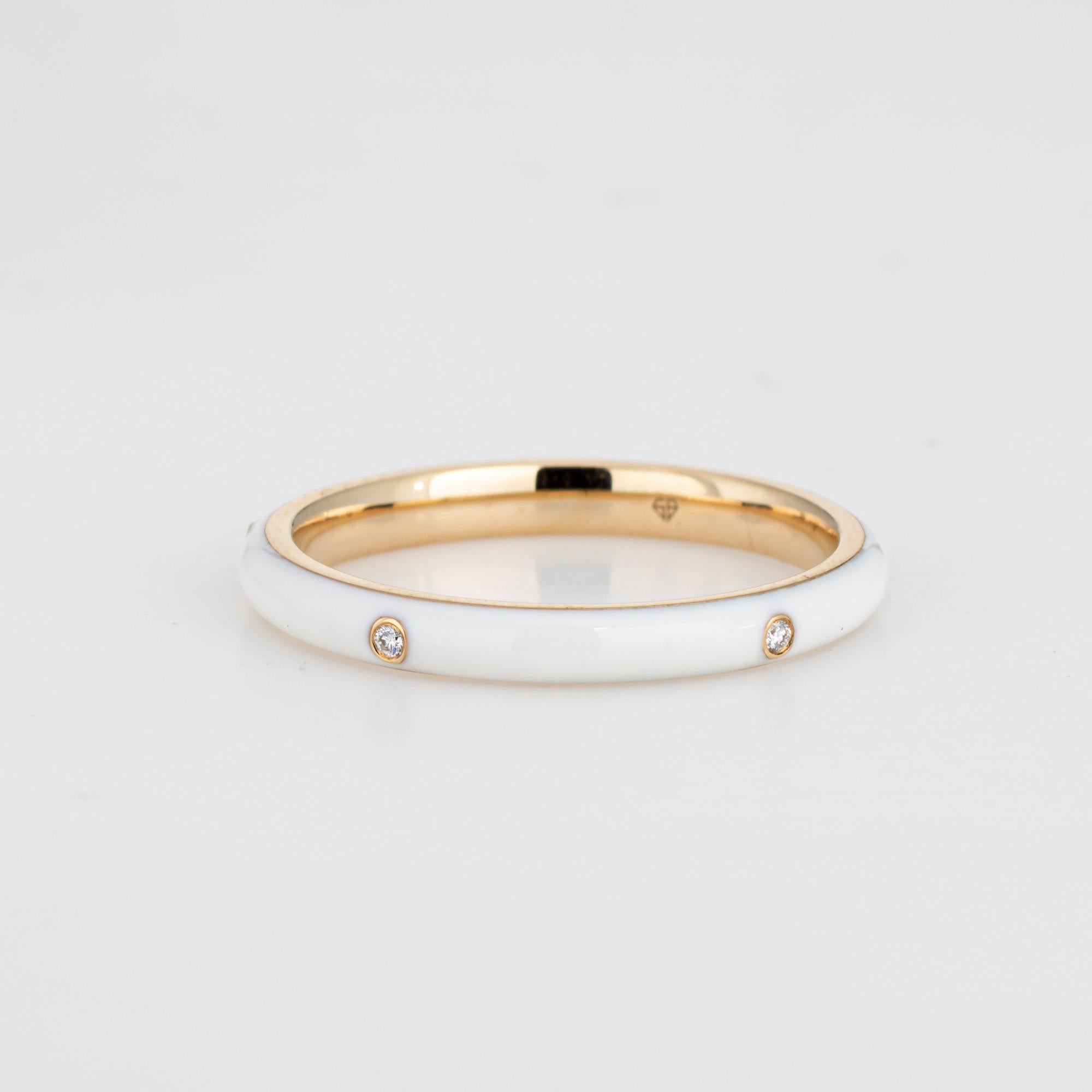 Weiß Emaille Diamant Eternity Ring Sz 6,5 14k Gelbgold Stacking Band Schmuck (Rundschliff) im Angebot