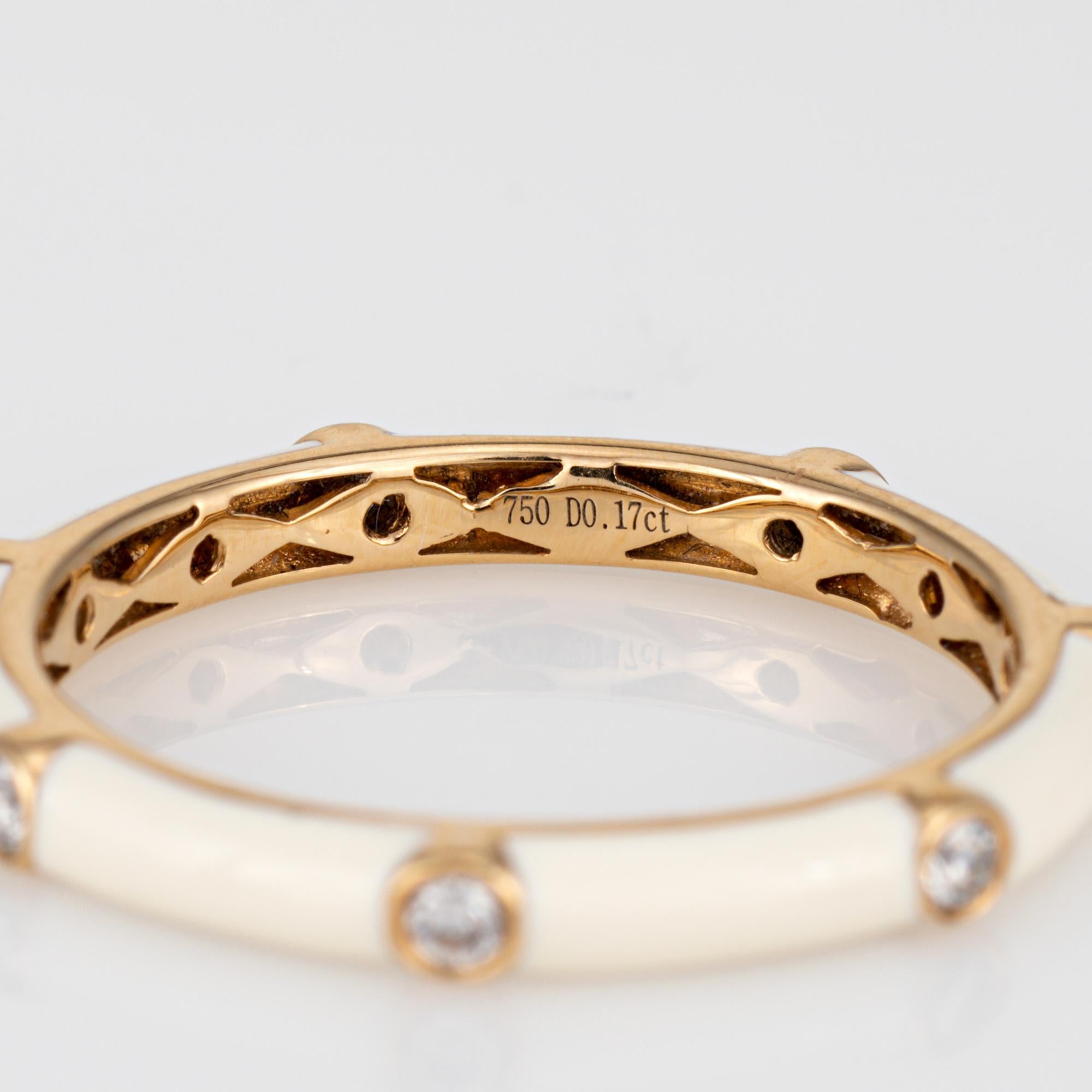 Stapelbarer Ring aus 18 Karat Gelbgold mit weißer Emaille und Diamant im Zustand „Gut“ im Angebot in Torrance, CA