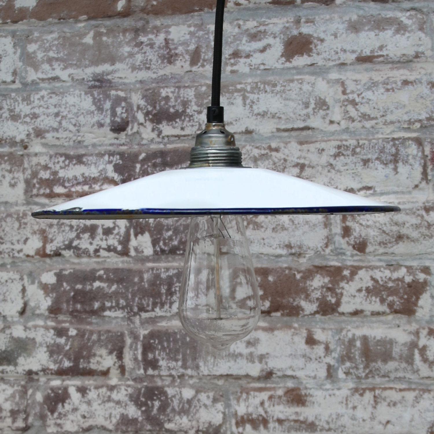French White Enamel Vintage Industrial Pendant Lights In Good Condition For Sale In Amsterdam, NL