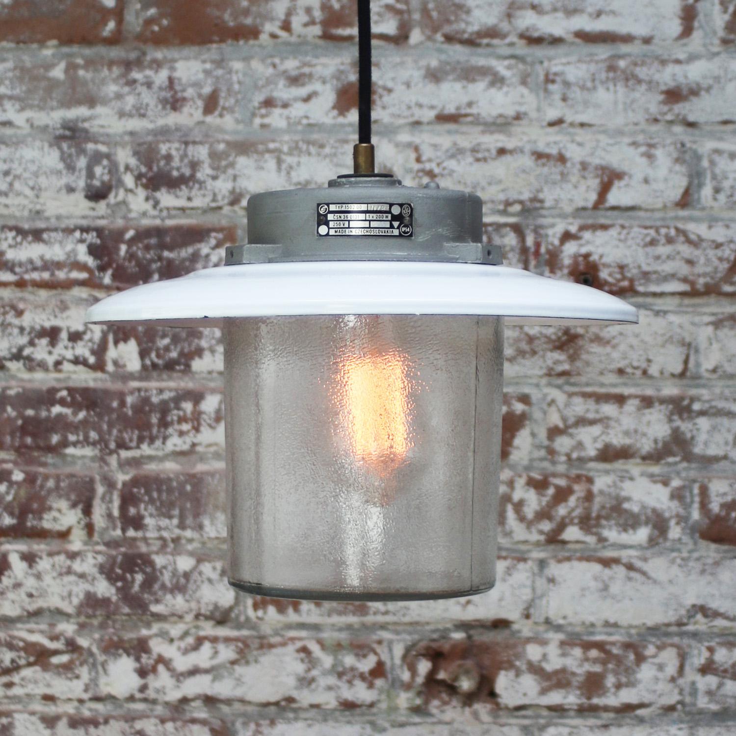 White Enamel Frosted Glass Pendant Lights In Good Condition For Sale In Amsterdam, NL