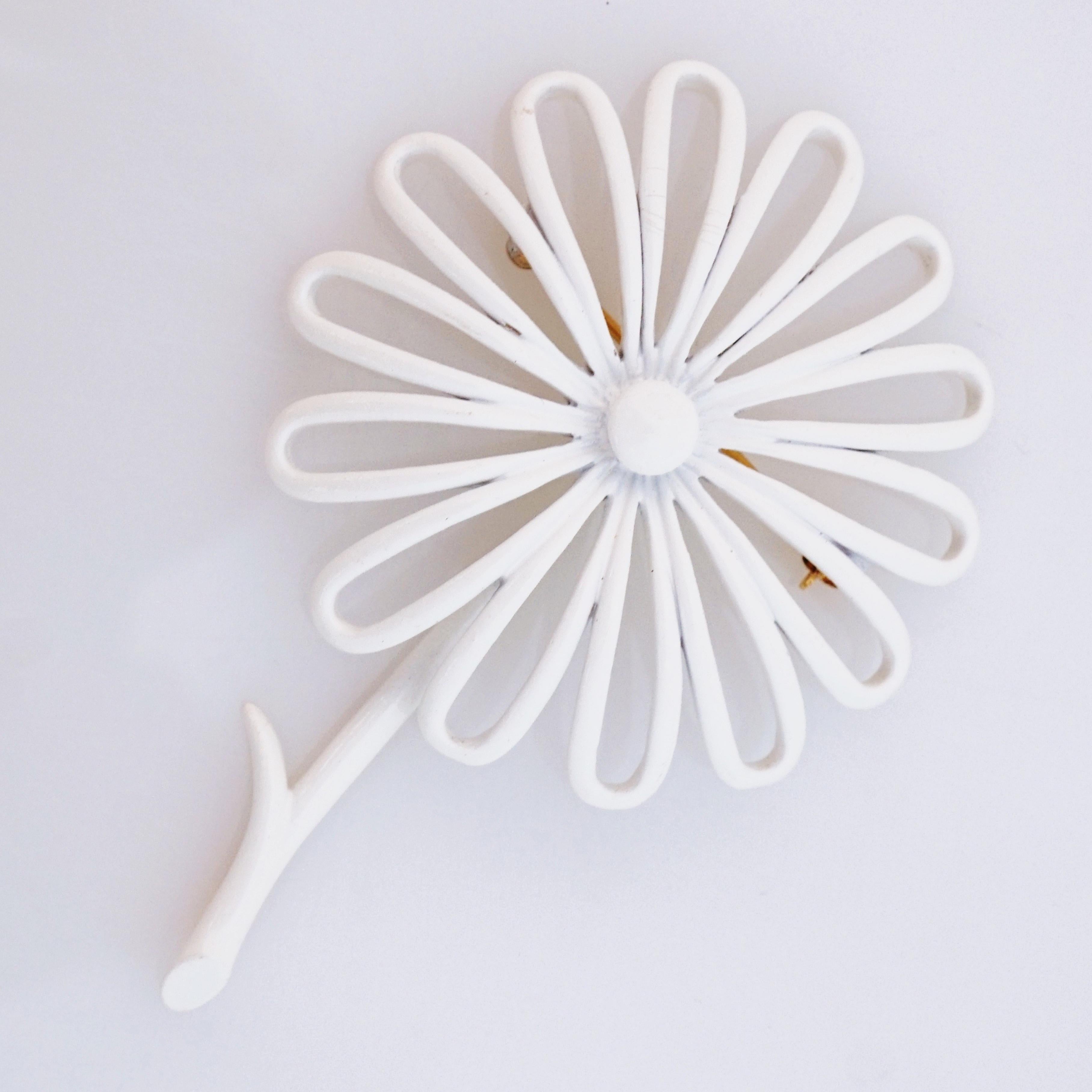 Modern White Enamel Openwork Flower Figural Brooch By Monet, 1960s For Sale