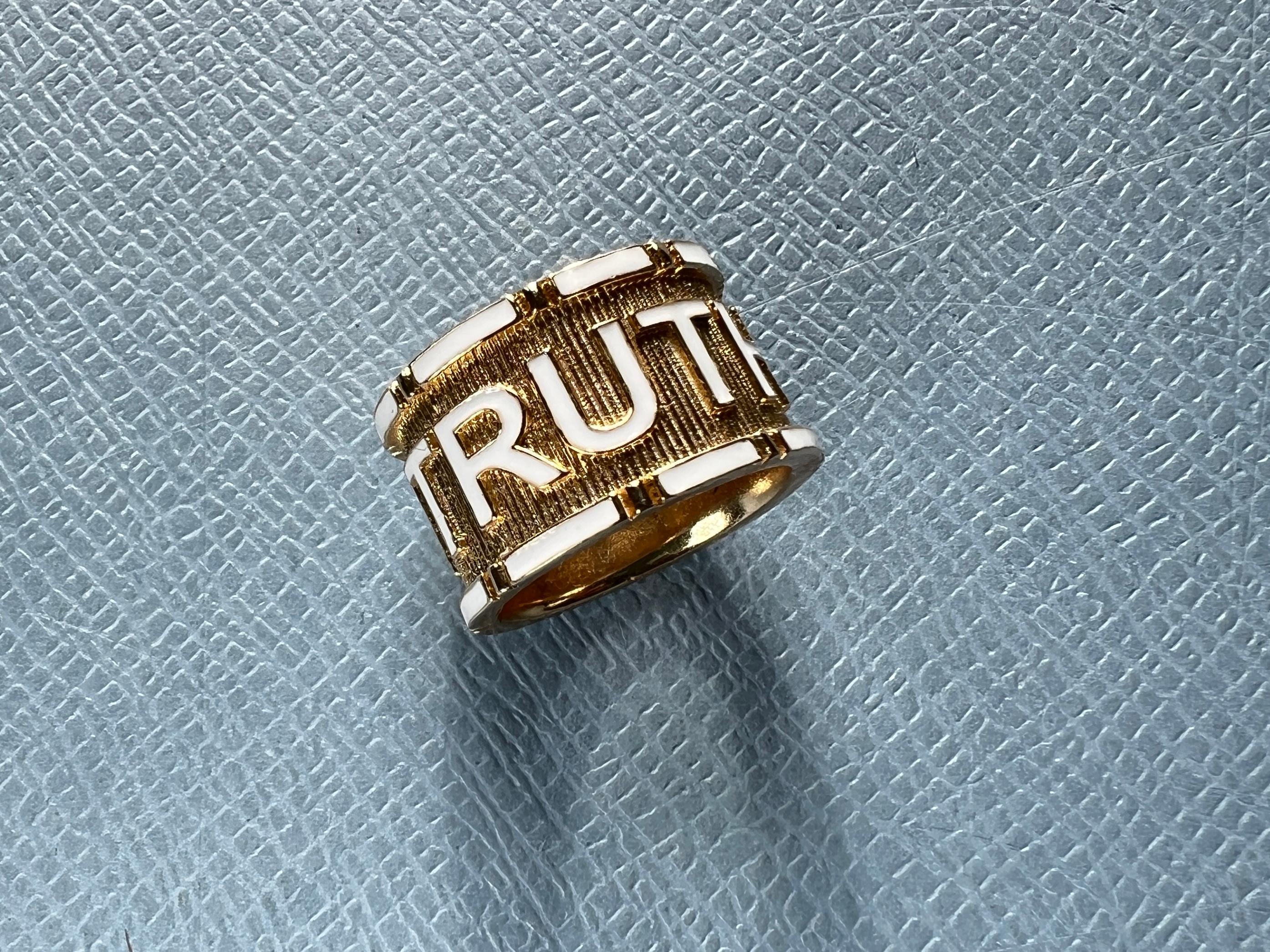 Anello della verità stile Memento Mori Smalto bianco in vendita 1