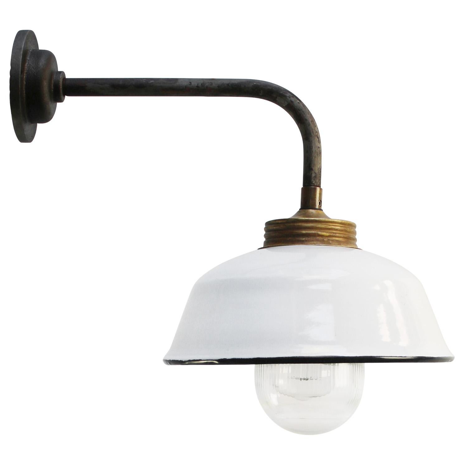 White Enamel Vintage Industrial Brass Clear Striped Glass Sconces Wall Lights In Good Condition For Sale In Amsterdam, NL