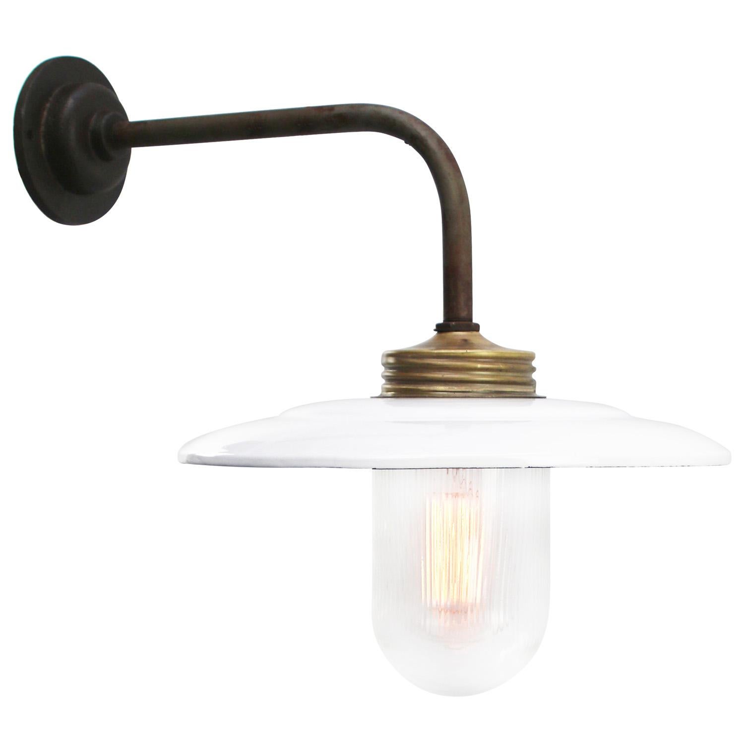 Rust Cast Iron Barn light
white enamel, white interior, clear striped glass

Diameter cast iron wall piece: 10.5 cm / 4 inches
2 holes to secure

Weight: 2.00 kg / 4.4 lb

Priced per individual item. All lamps have been made suitable by