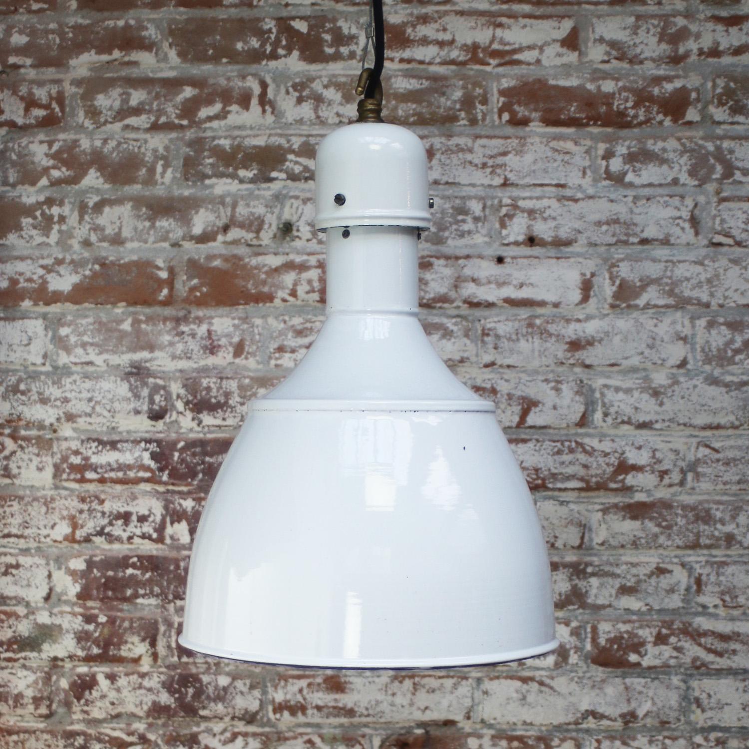 White Enamel Vintage Industrial Brass Pendants Lights  In Good Condition For Sale In Amsterdam, NL