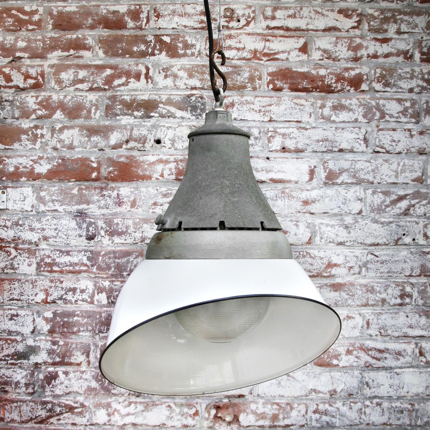 White Enamel Vintage Industrial Cast Aluminum Holophane Glass Pendant Lamp In Good Condition In Amsterdam, NL