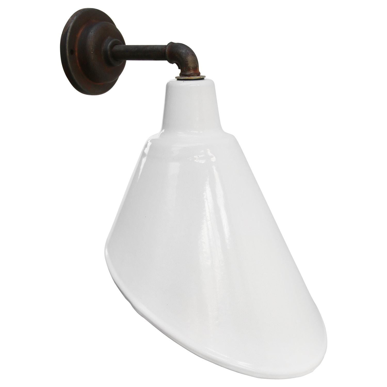 Factory wall light
White enamel, white interior

diameter cast iron wall piece: 10.5 cm / 4”.
2 holes to secure

E27/E26

Weight: 2.00 kg / 4.4 lb

Priced per individual item. All lamps have been made suitable by international standards for