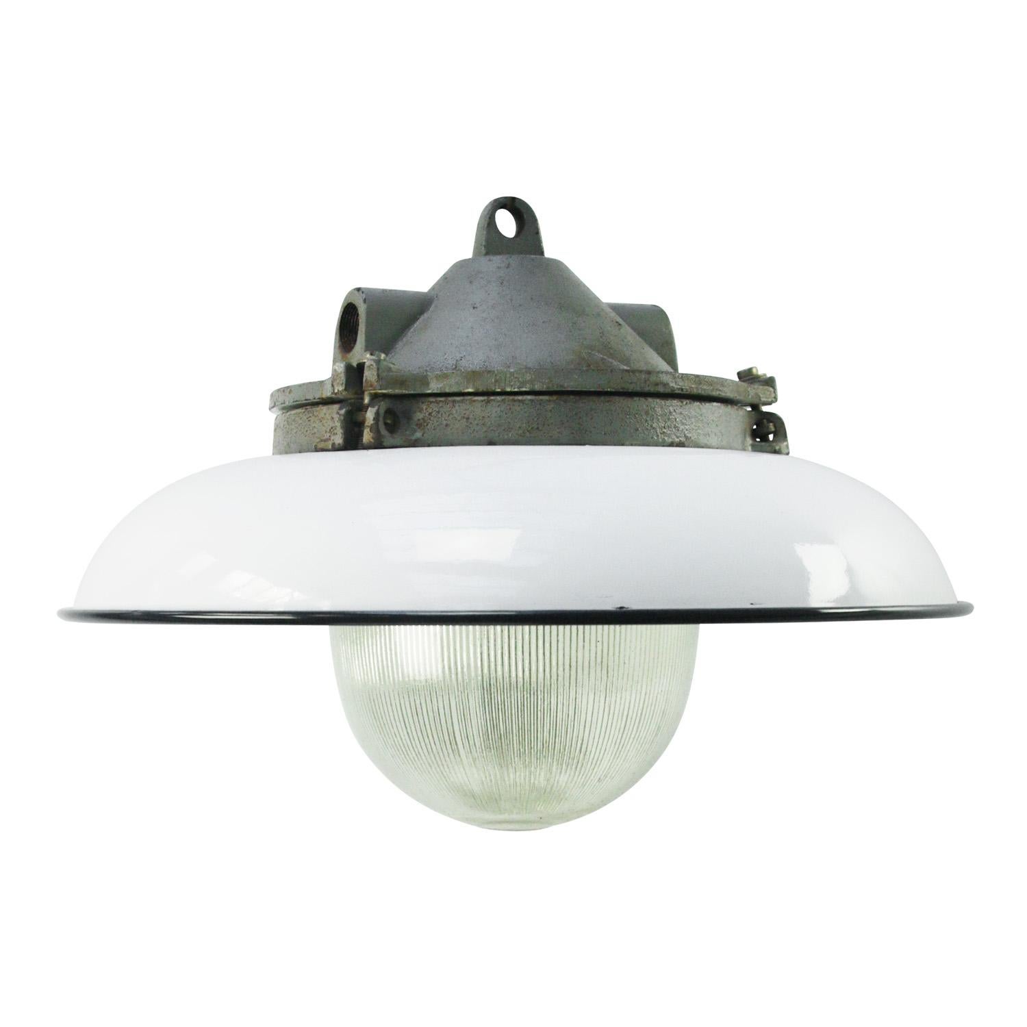 Industrial factory pendant. White enamel shade. Cast iron top. Striped glass.

Weight: 6.0 kg / 13.2 lb

Priced per individual item. All lamps have been made suitable by international standards for incandescent light bulbs, energy-efficient and LED