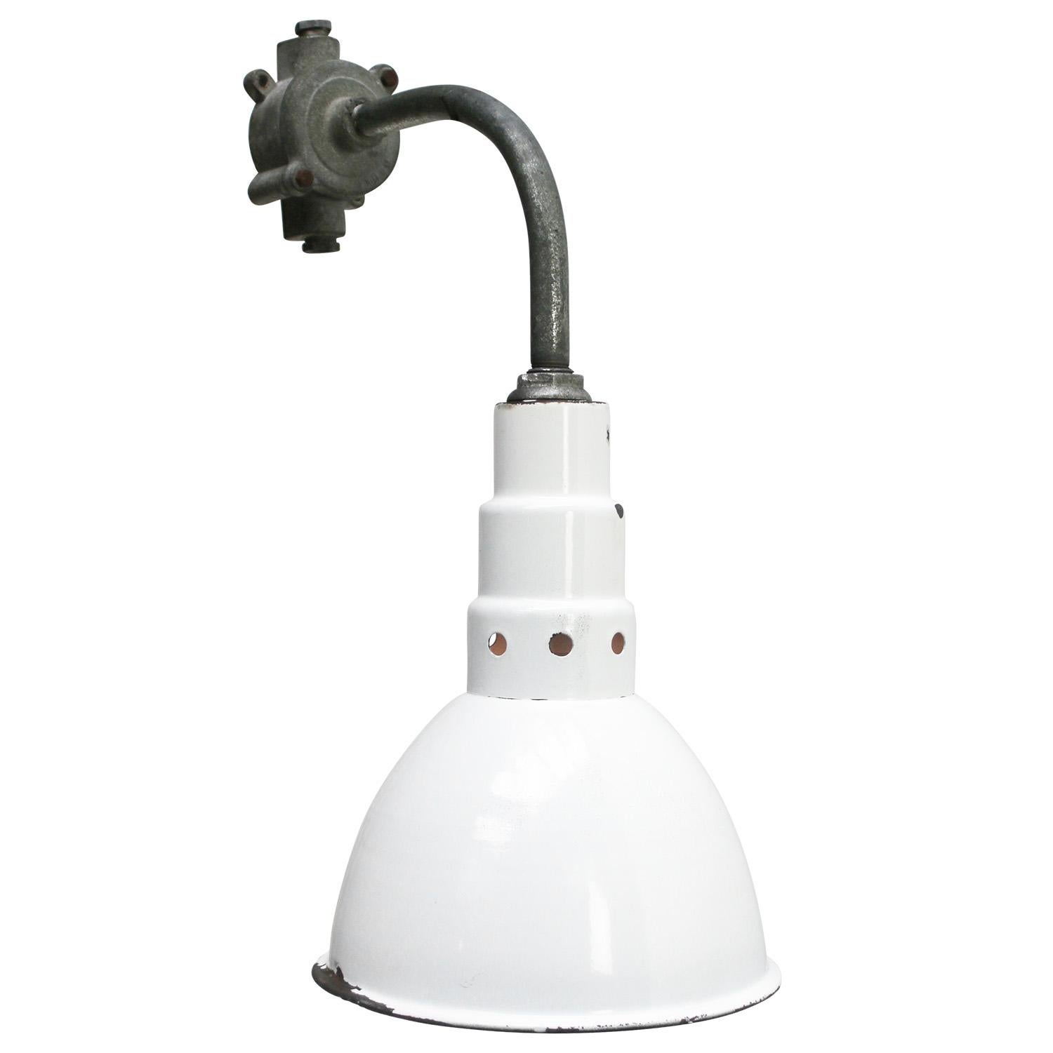 Industrial Factory wall lamp by Benjamin USA
Cast iron frame with white enamel shade

Diameter wall base 8 cm / 3.15”
Distance between holes 10 cm / 3.93”

Weight: 2.17 kg / 4.8 lb

Priced per individual item. All lamps have been made suitable by