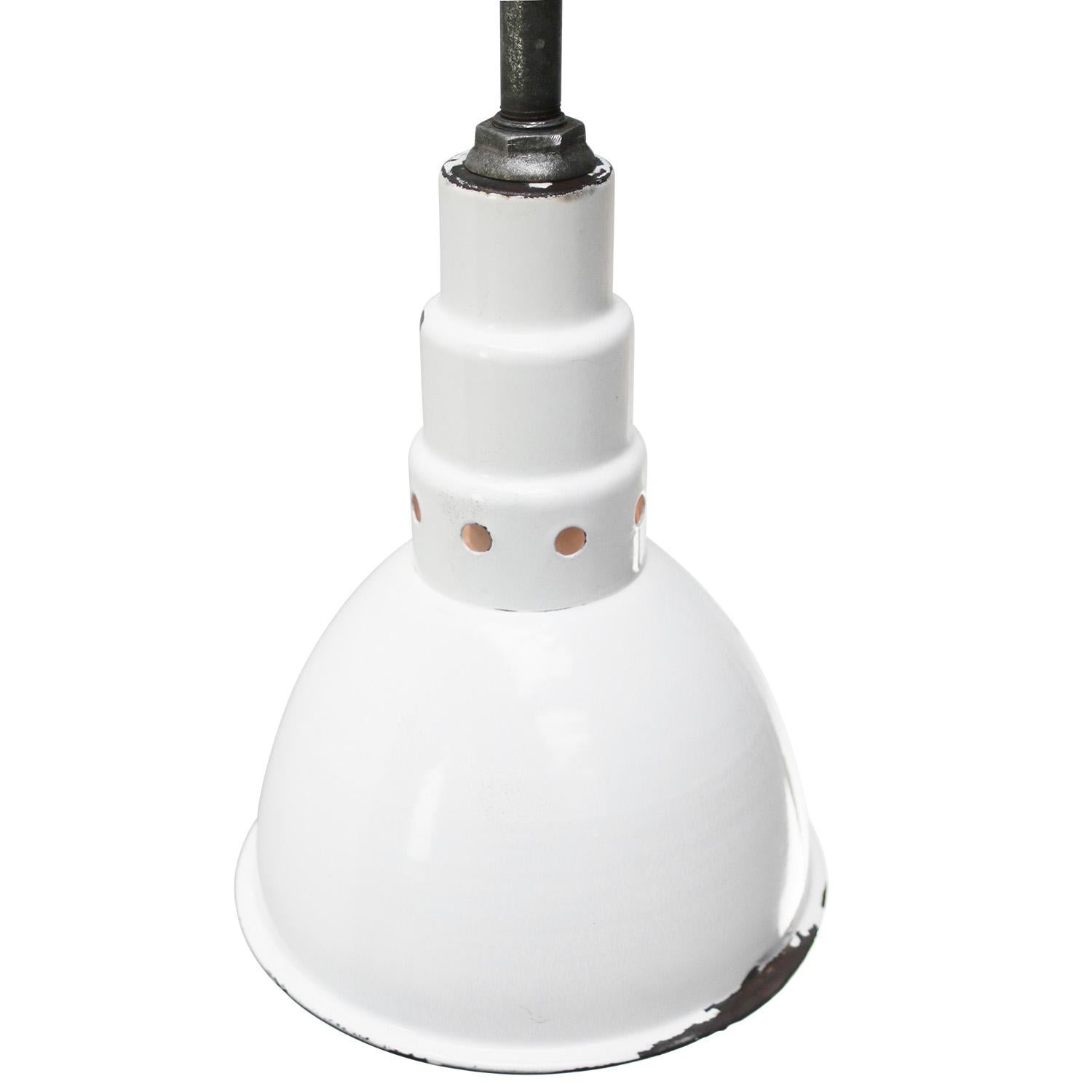 White Enamel Vintage Industrial Cast Iron Sconces Wall Lights by Benjamin USA In Good Condition For Sale In Amsterdam, NL