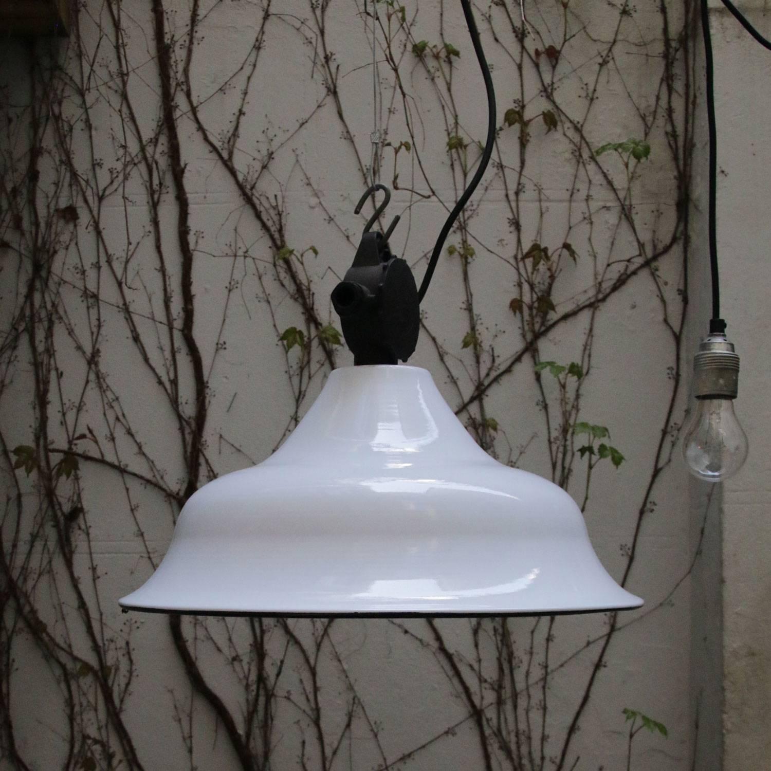 White Enamel Vintage Industrial Enamel Bakelite Top Factory Pendant Lamps In Good Condition For Sale In Amsterdam, NL