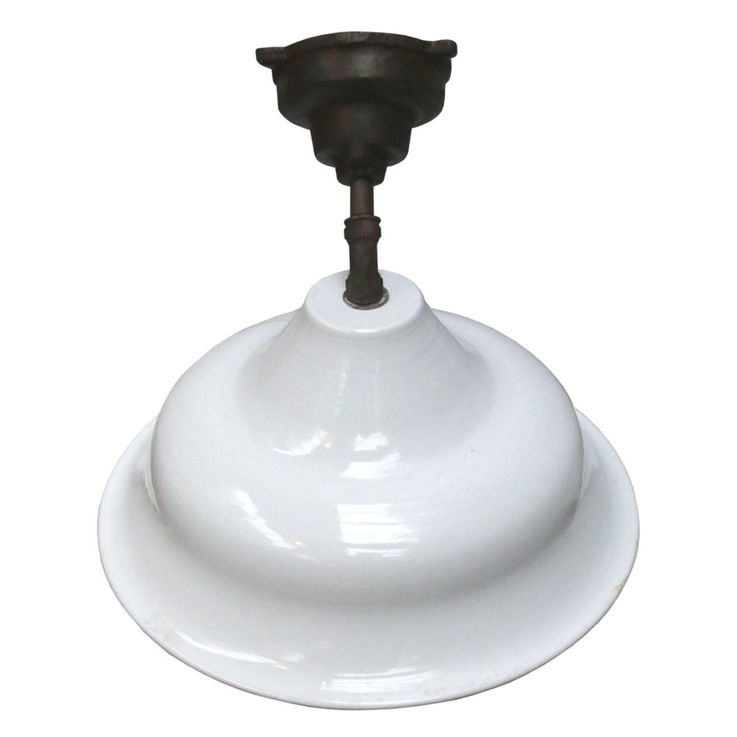 White Enamel Vintage Industrial Scones Wall Lights In Good Condition For Sale In Amsterdam, NL