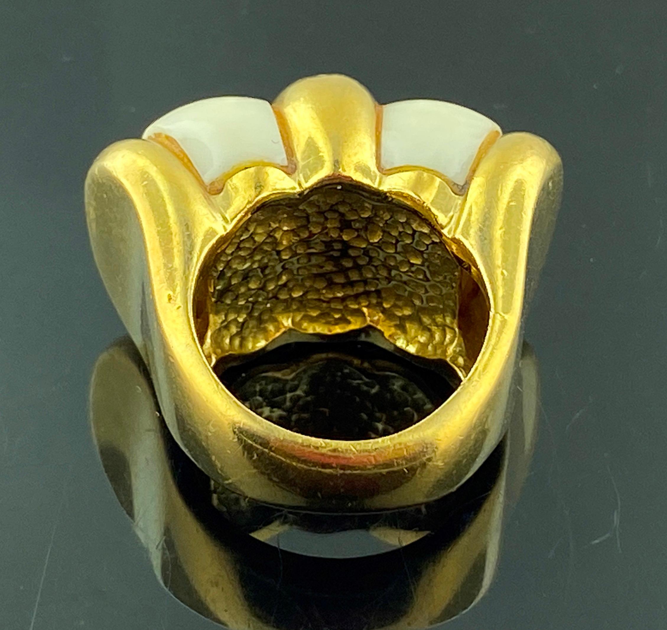 White Enamel & Yellow Gold ring For Sale 1