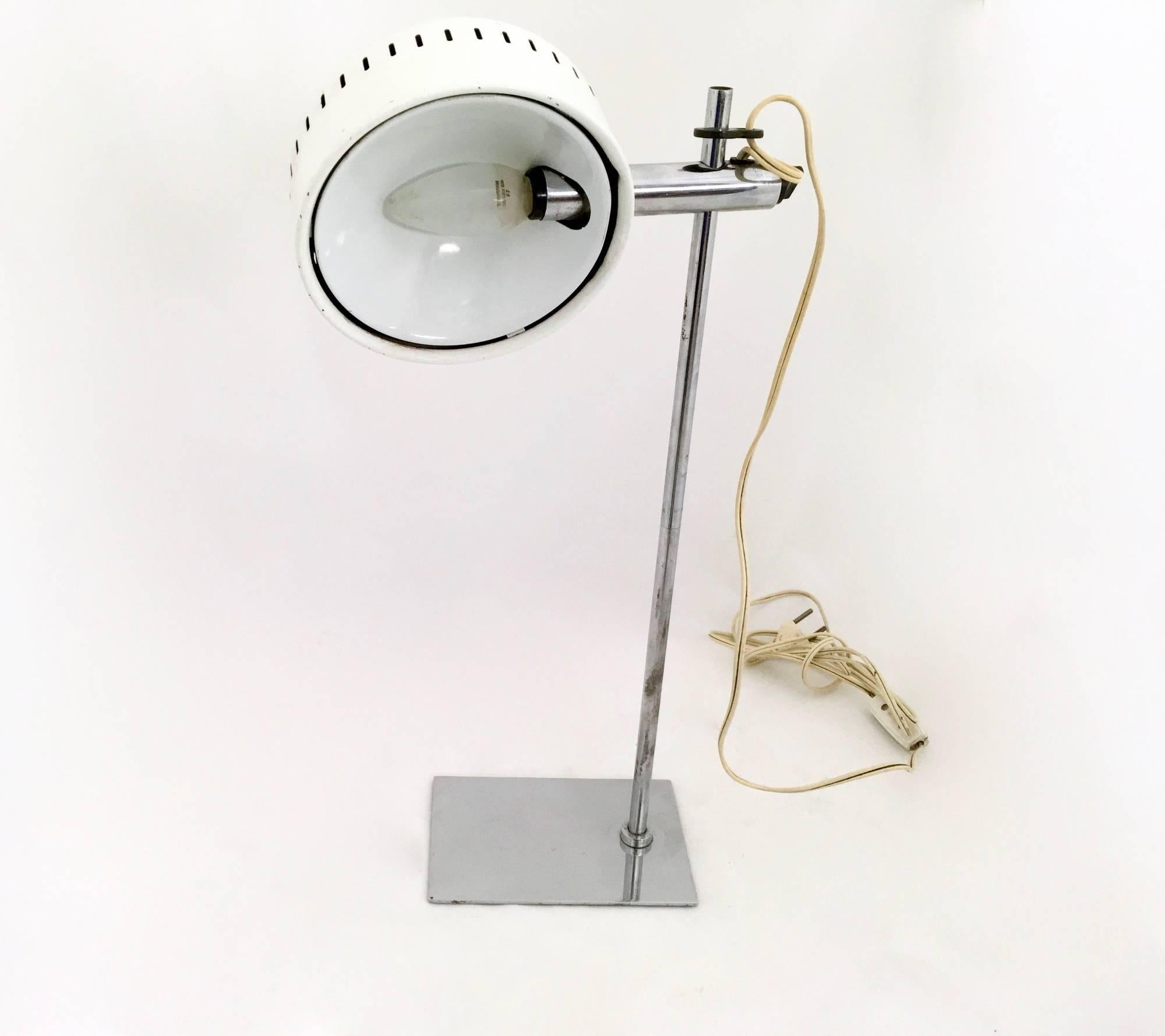 Post-Modern Postmodern Adjustable White Lacquered Metal Desk Lamp by Robert Sonneman