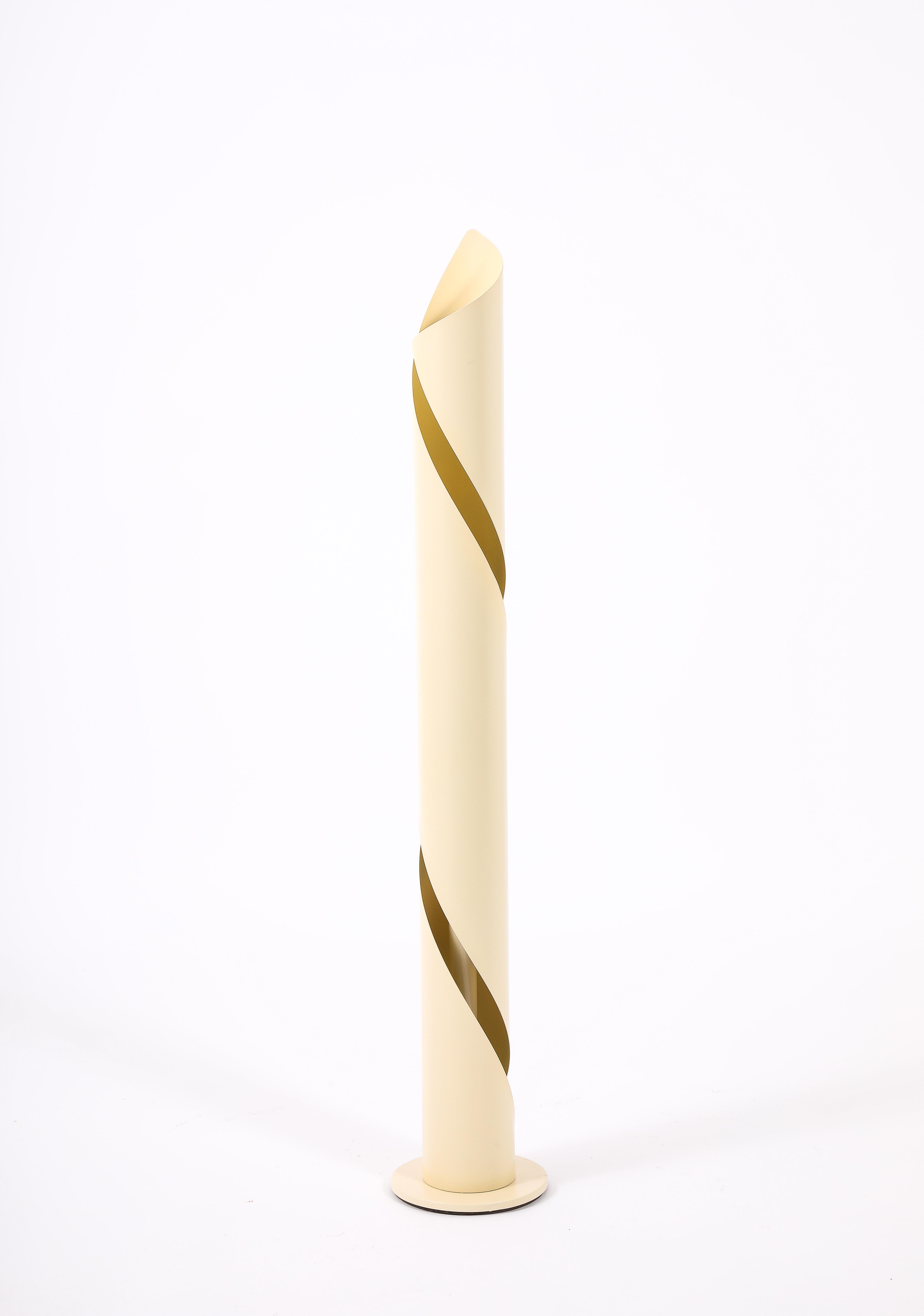 Spiral-Stehlampe aus weiß emailliertem Metall, Frankreich 1970er Jahre im Angebot 1