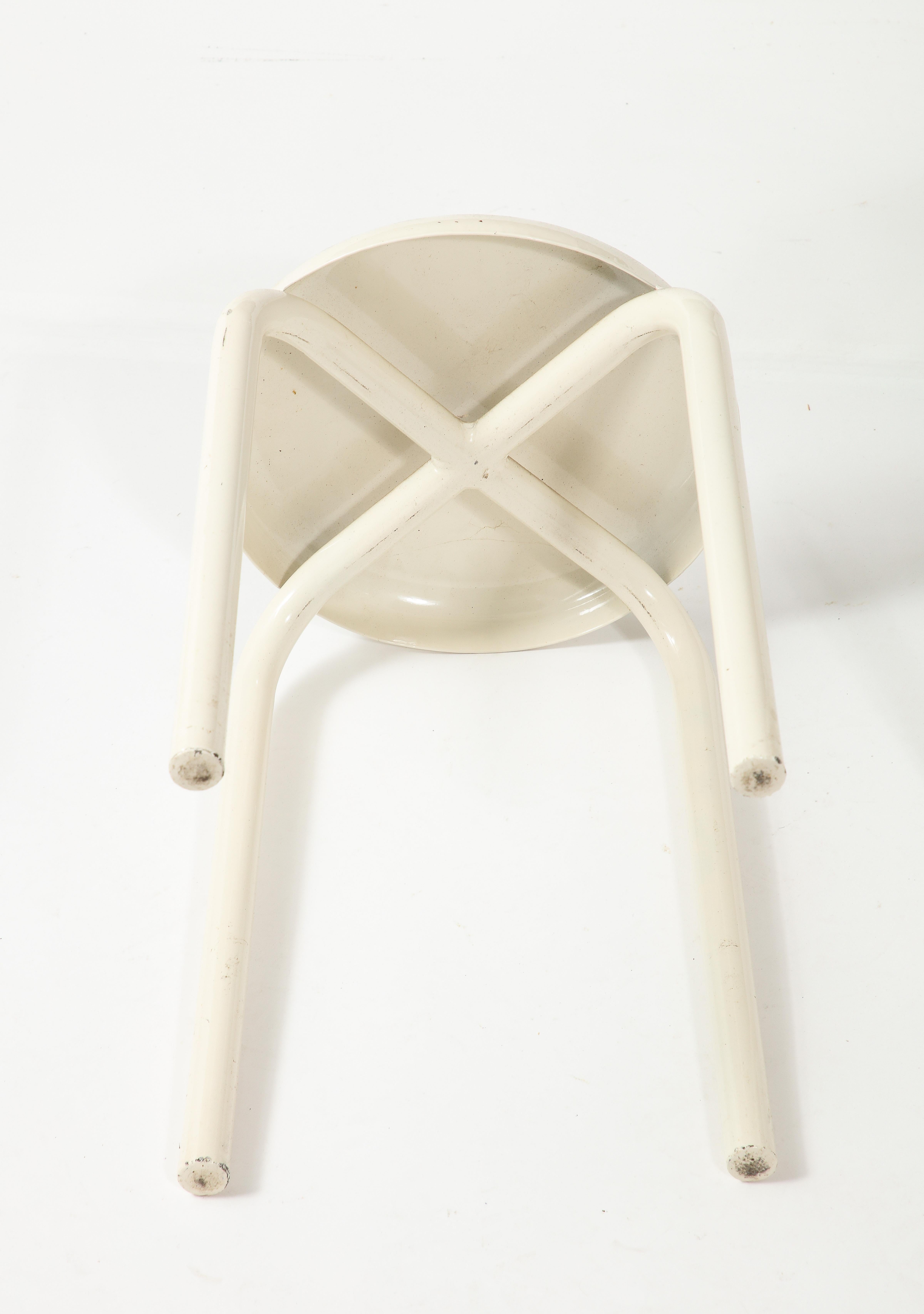 Weiß emaillierte Hocker aus Stahl, Frankreich 1960er Jahre (Emaille) im Angebot