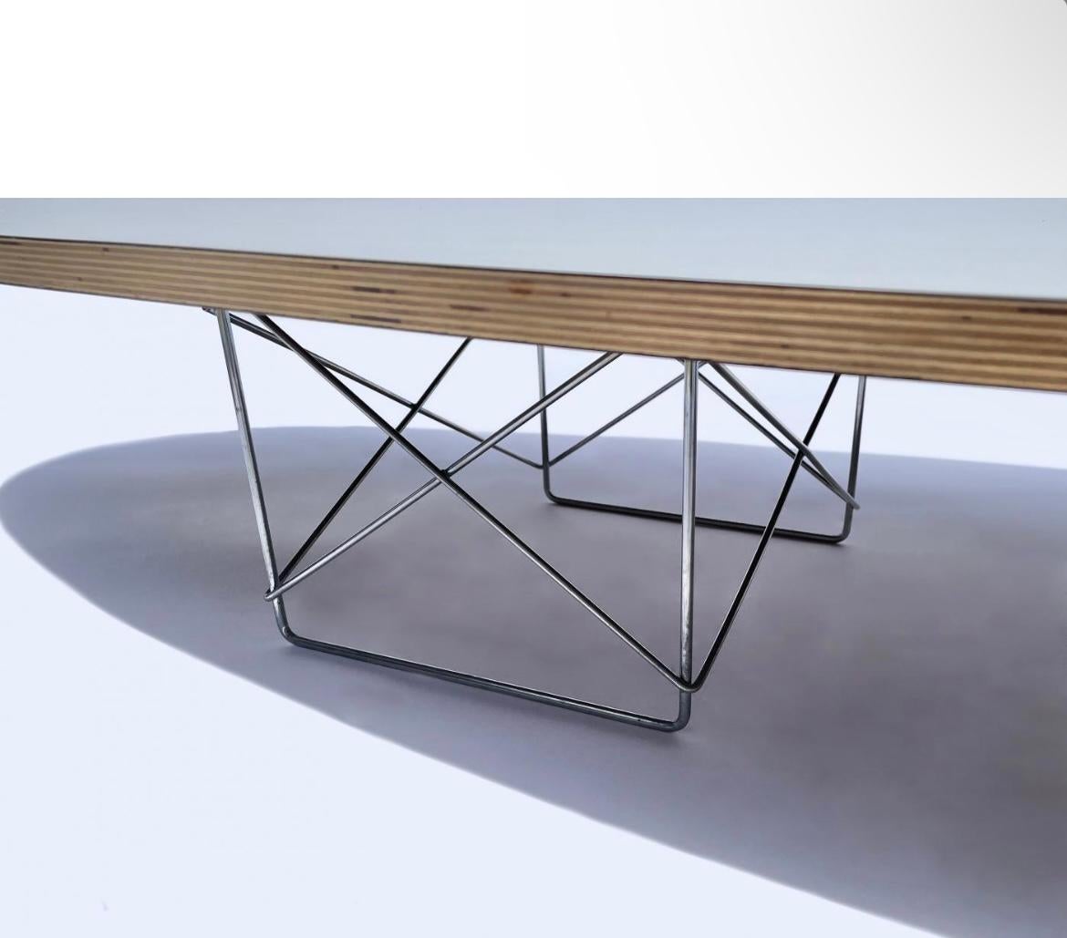 Mesa baja ETR Surfboard blanca de Charles & Ray Eames para Herman Milker Acero en venta