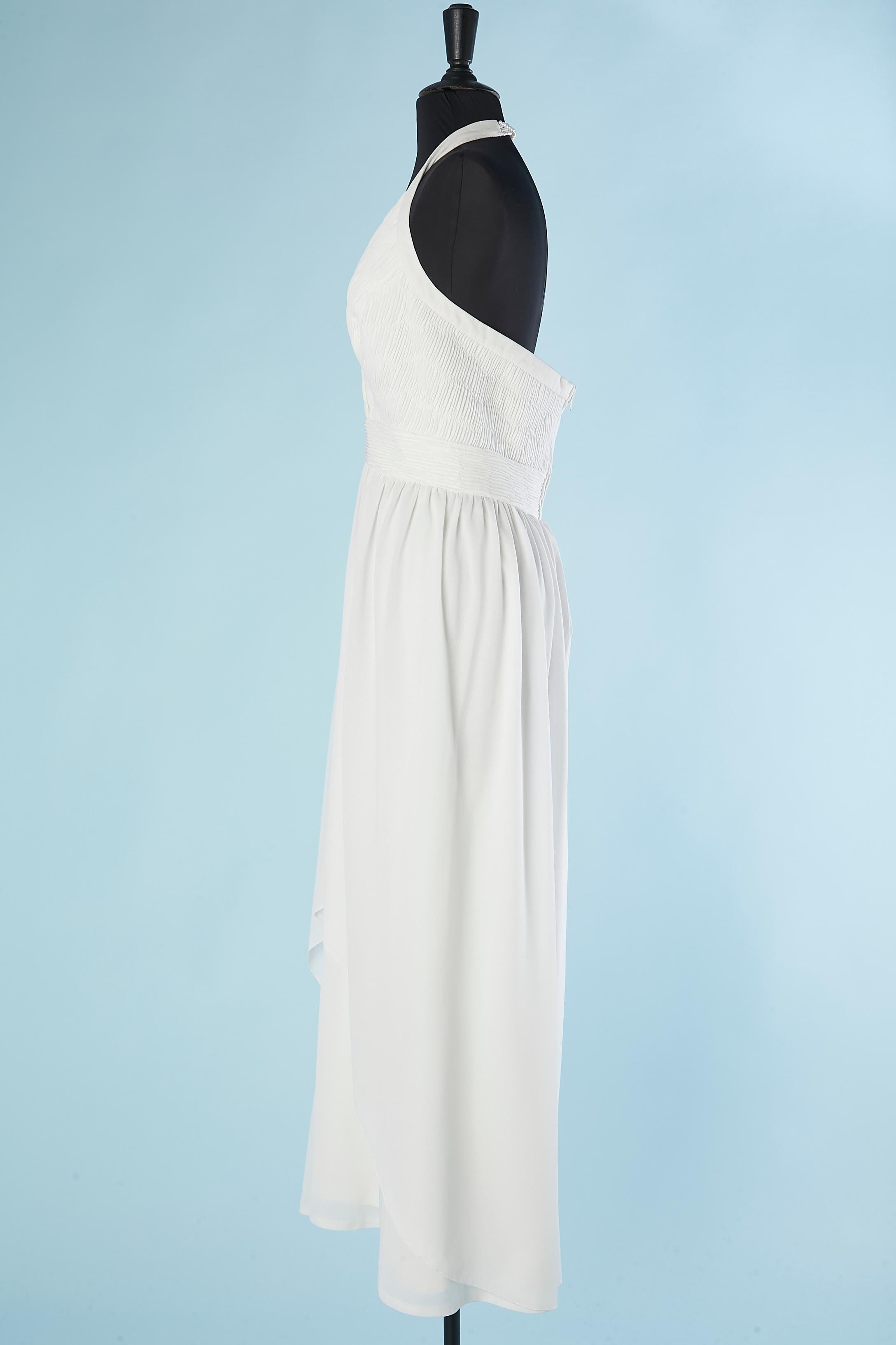 White evening  backless dress with pearls behind the neck Torrente Robe du Soir  In Excellent Condition For Sale In Saint-Ouen-Sur-Seine, FR